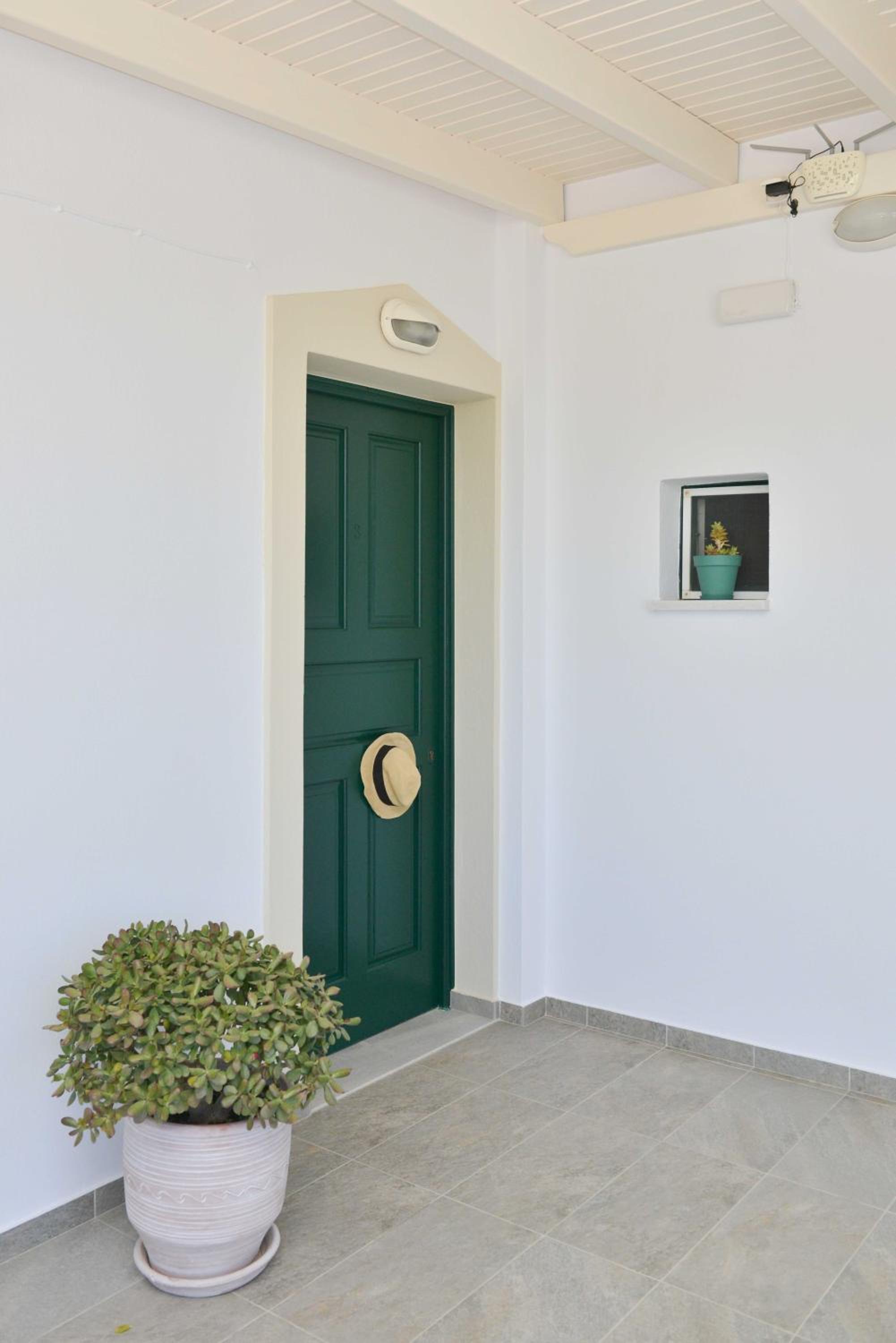 Apartment with Sea View - Photo 9
