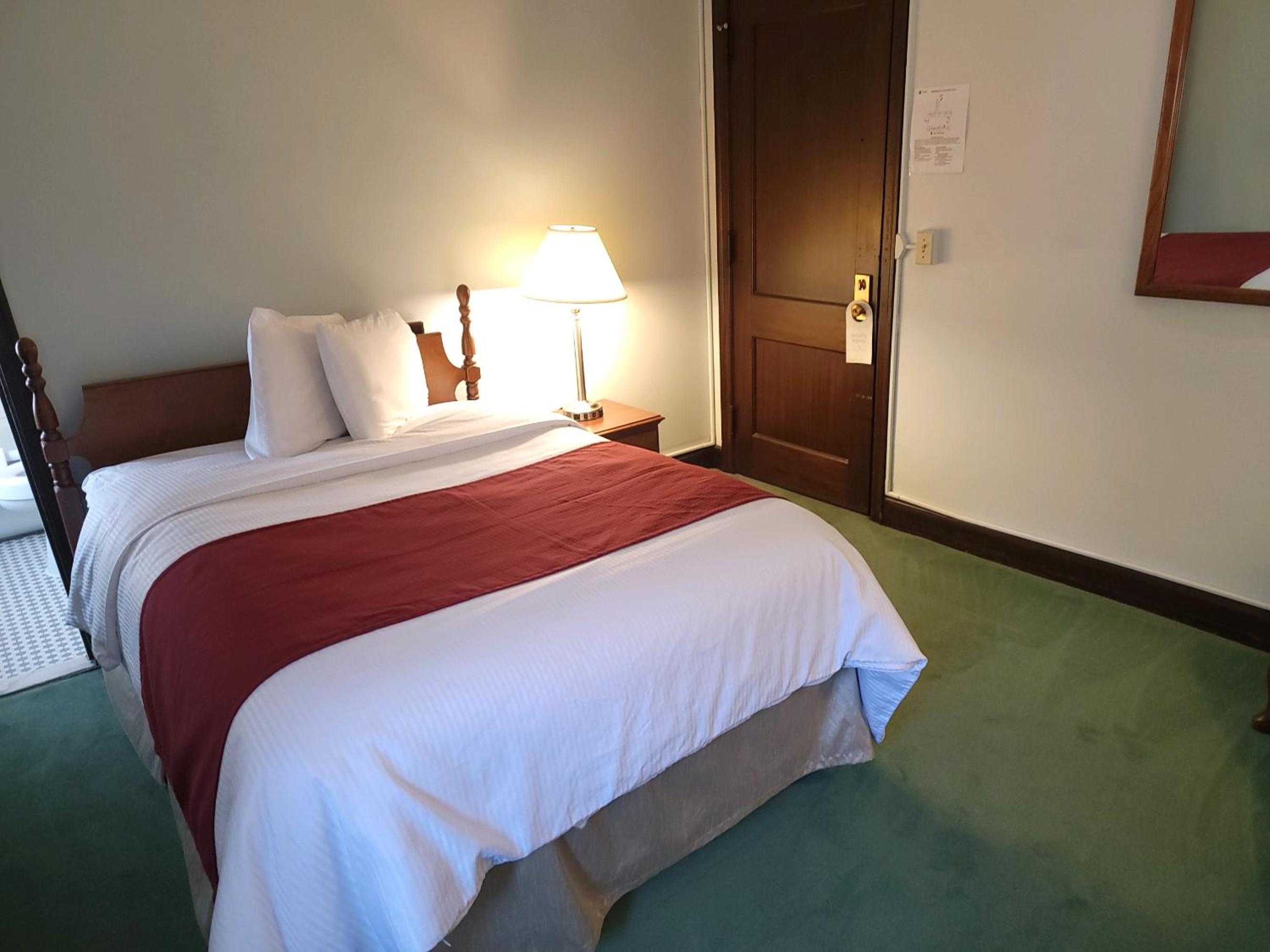 One Double Bed - Hotel