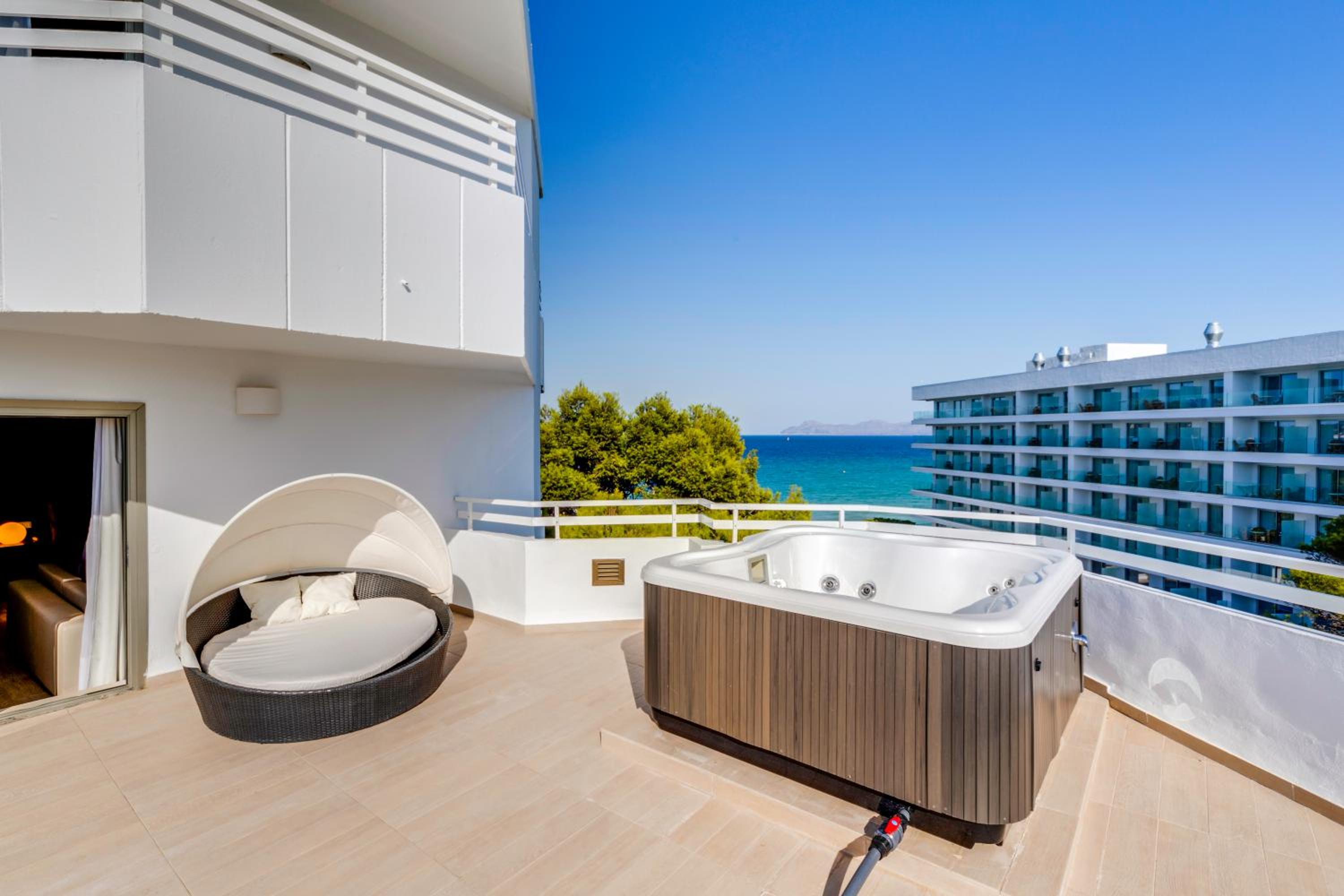 Suite Junior Superior con Vista lateral al mar