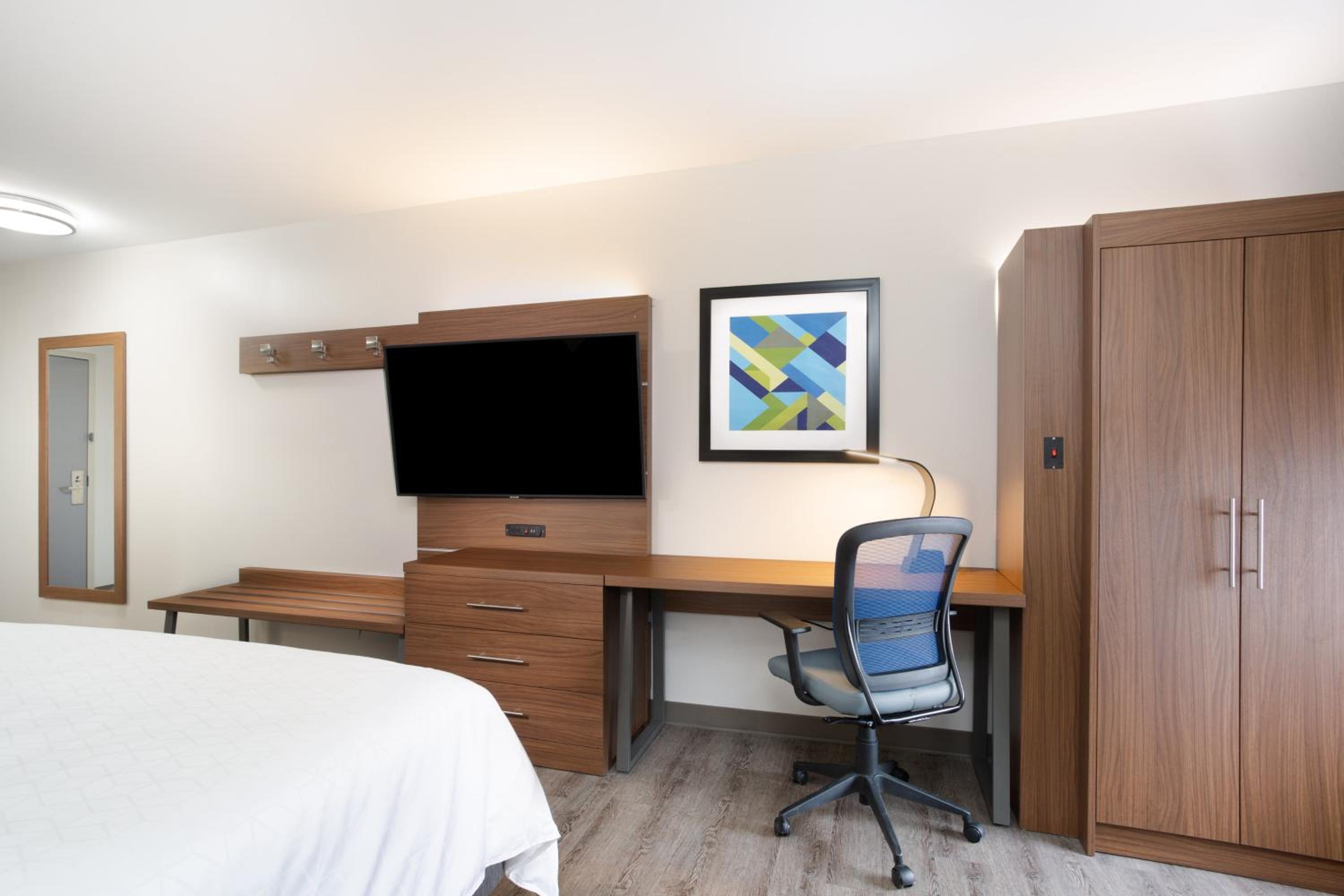 King Suite with Sofa Bed - Photo 7
