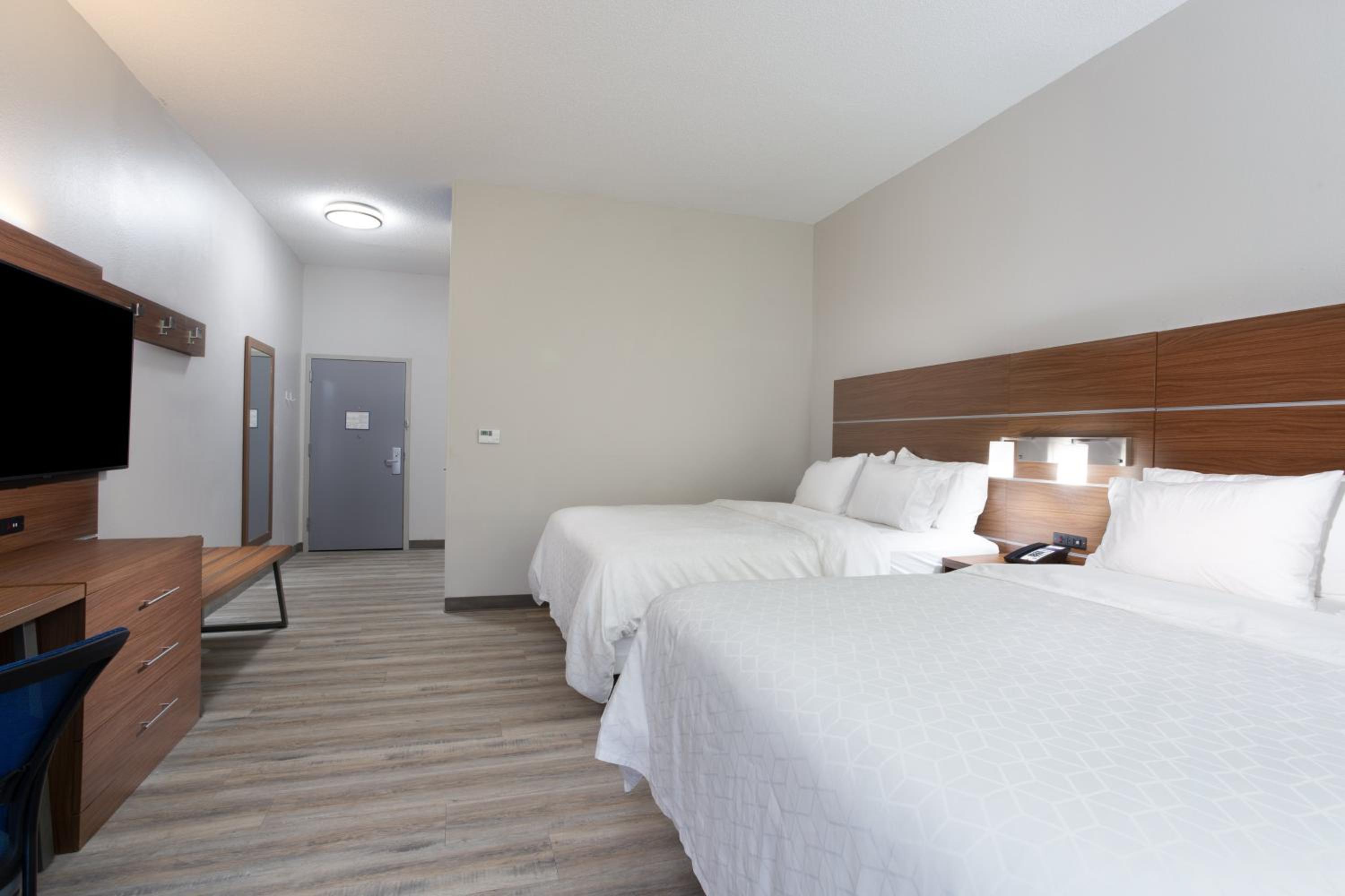 Standard Queen Room with Two Queen Beds - Communications Accessible - Photo 1