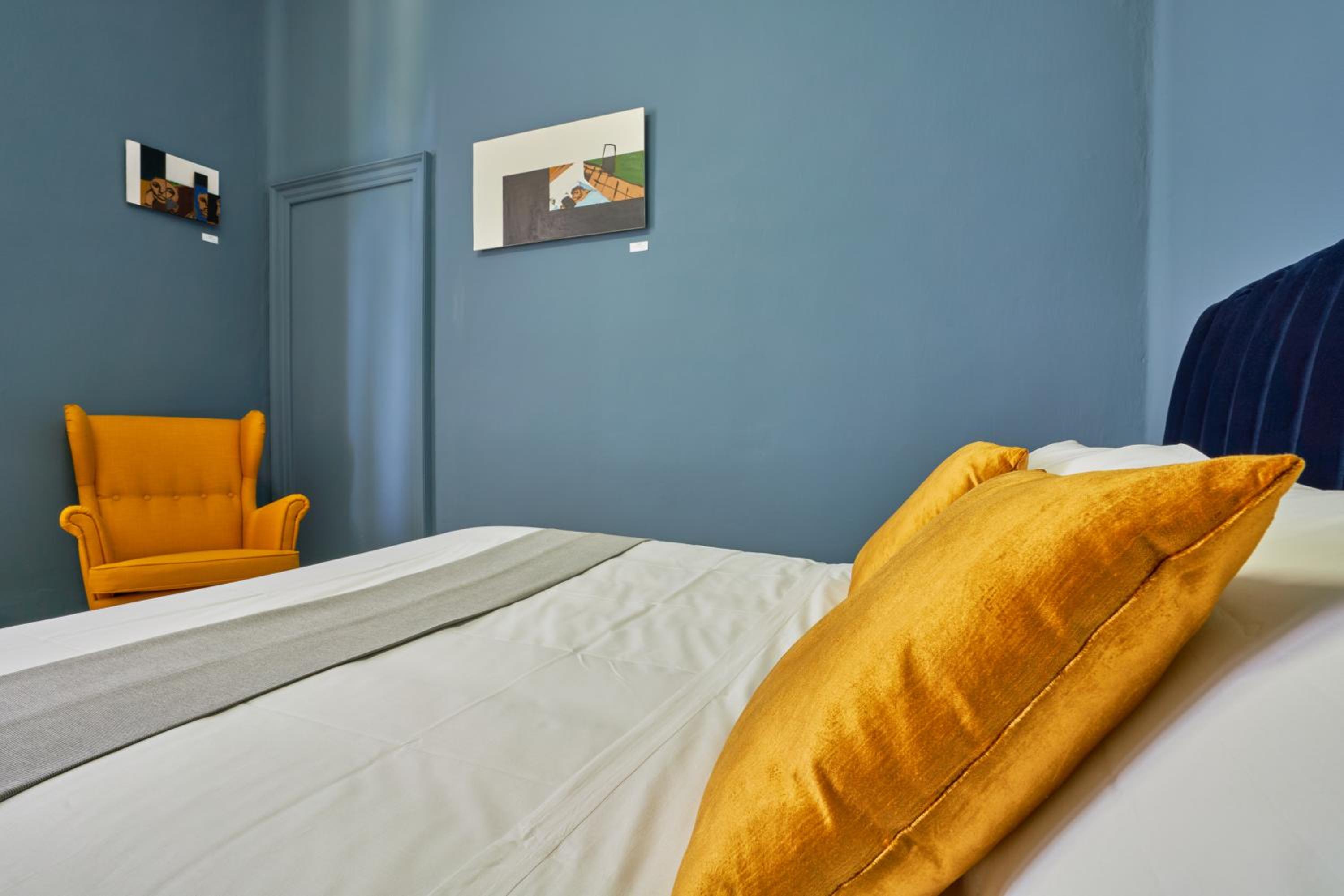 Deluxe King Room - Photo 4