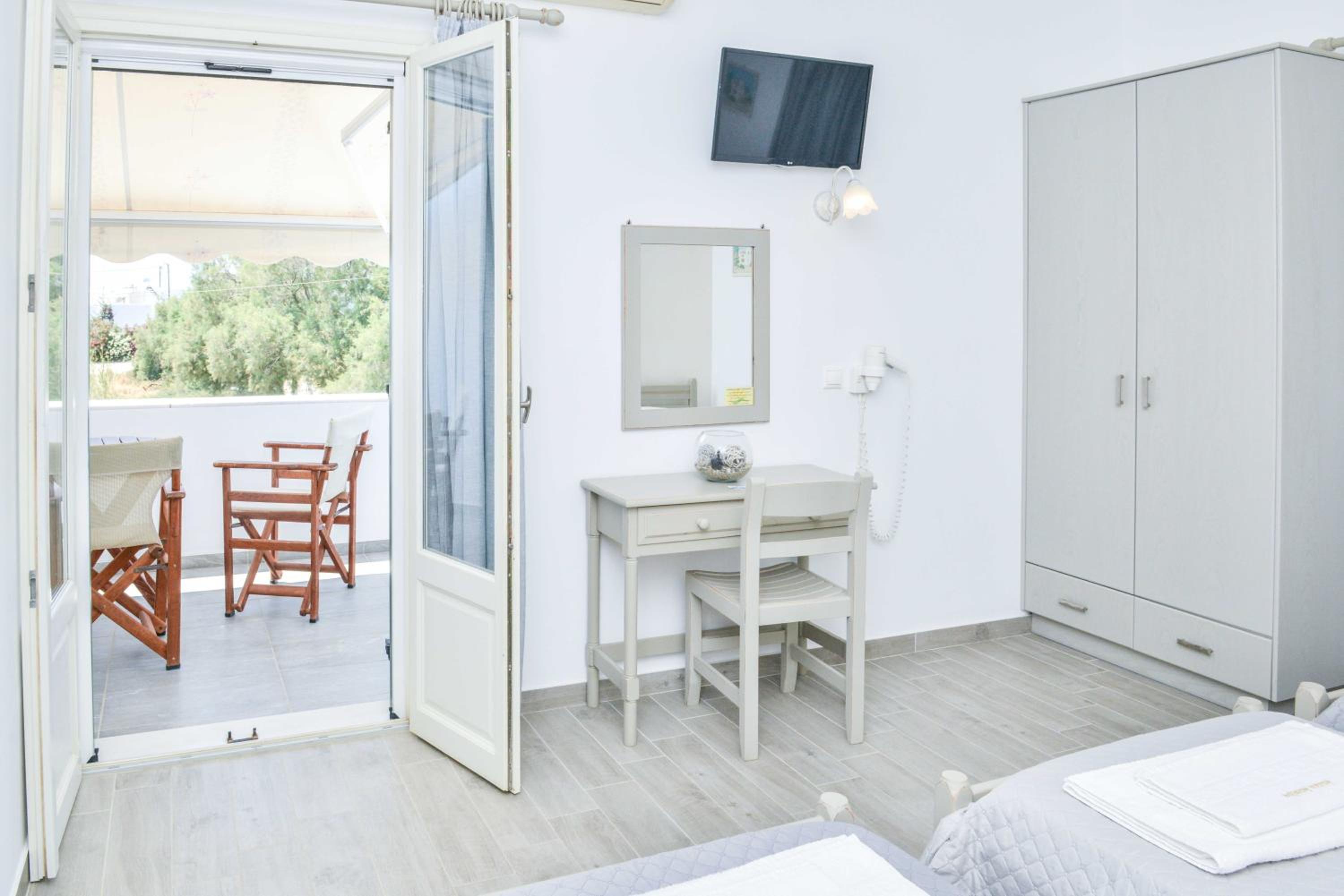 Comfort Triple Room - Photo 11