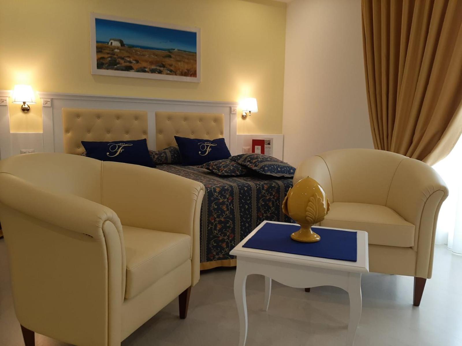 Family Room with Garden View