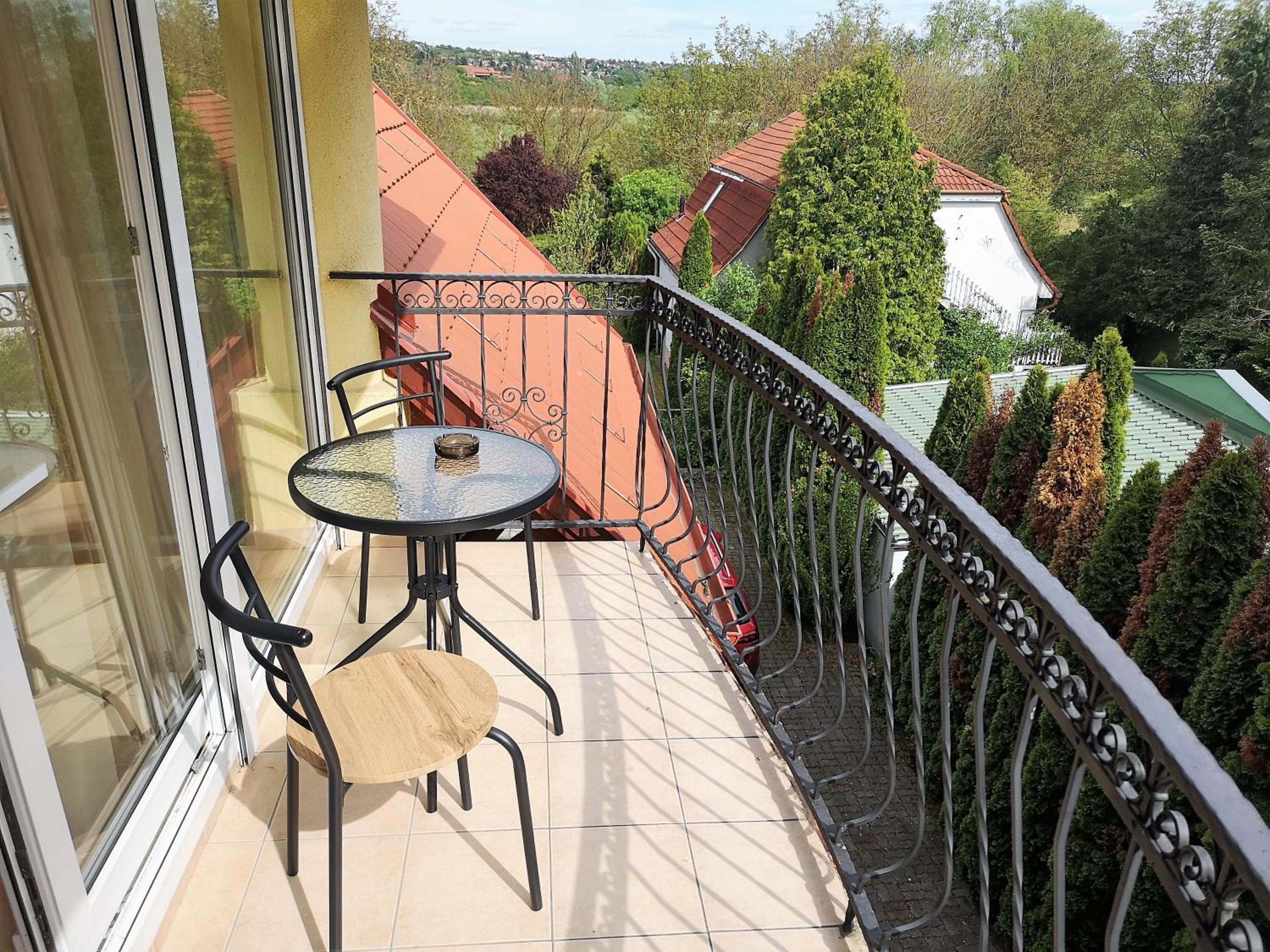 Studio with Balcony photo 3