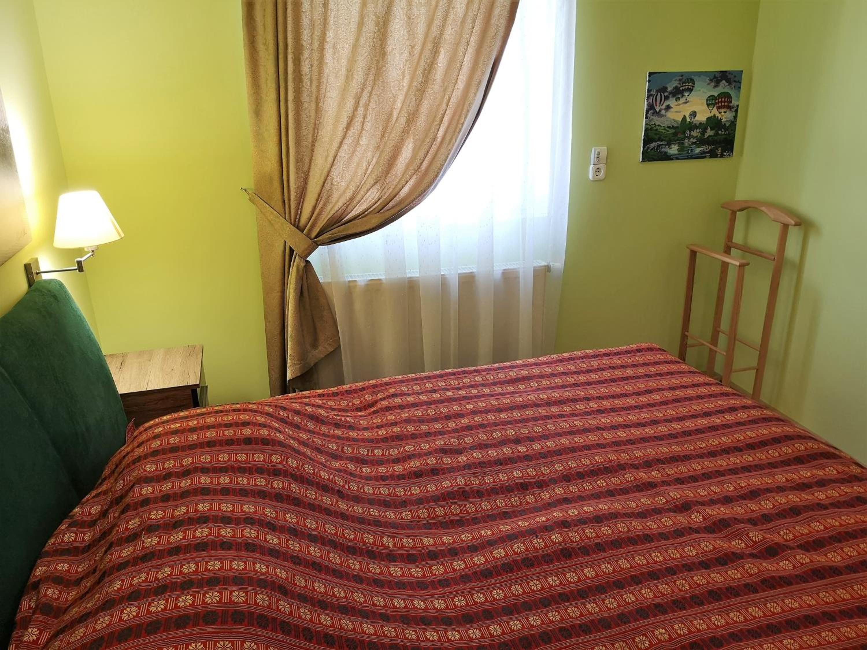 One-Bedroom Apartment photo 2