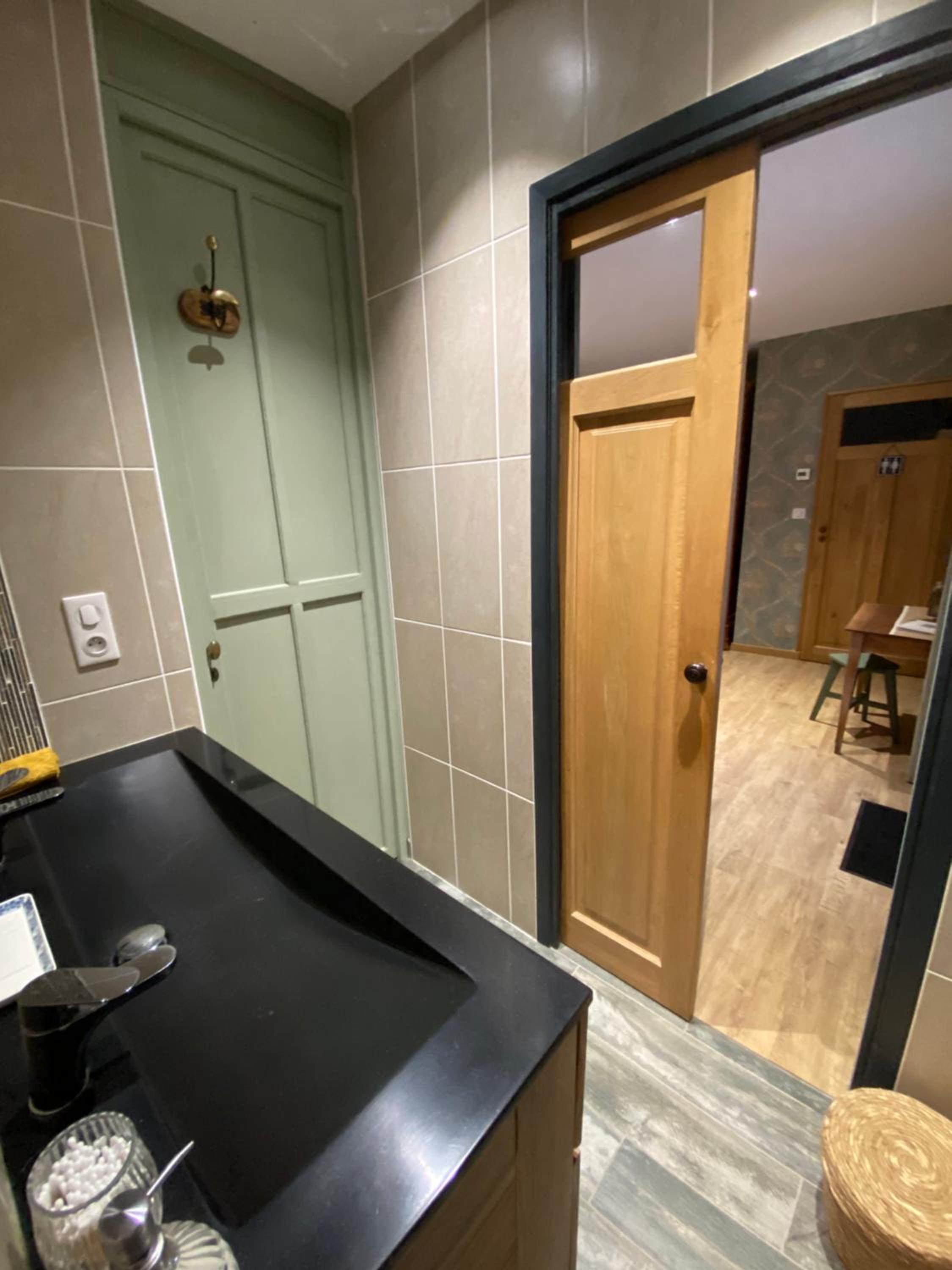 Large Double Room - Photo 11