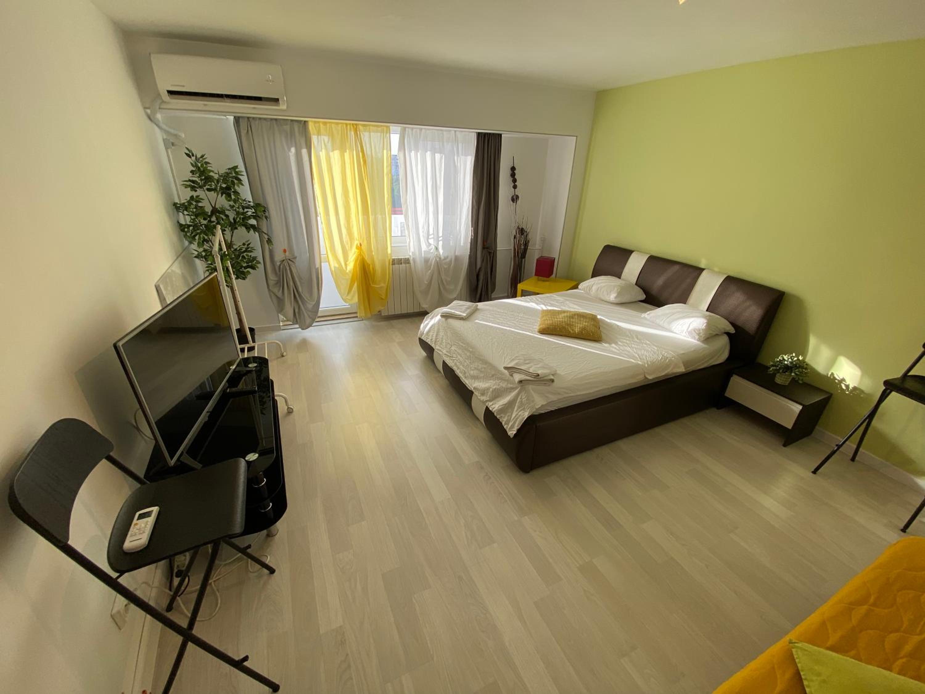 Studio Apartment - Photo 13