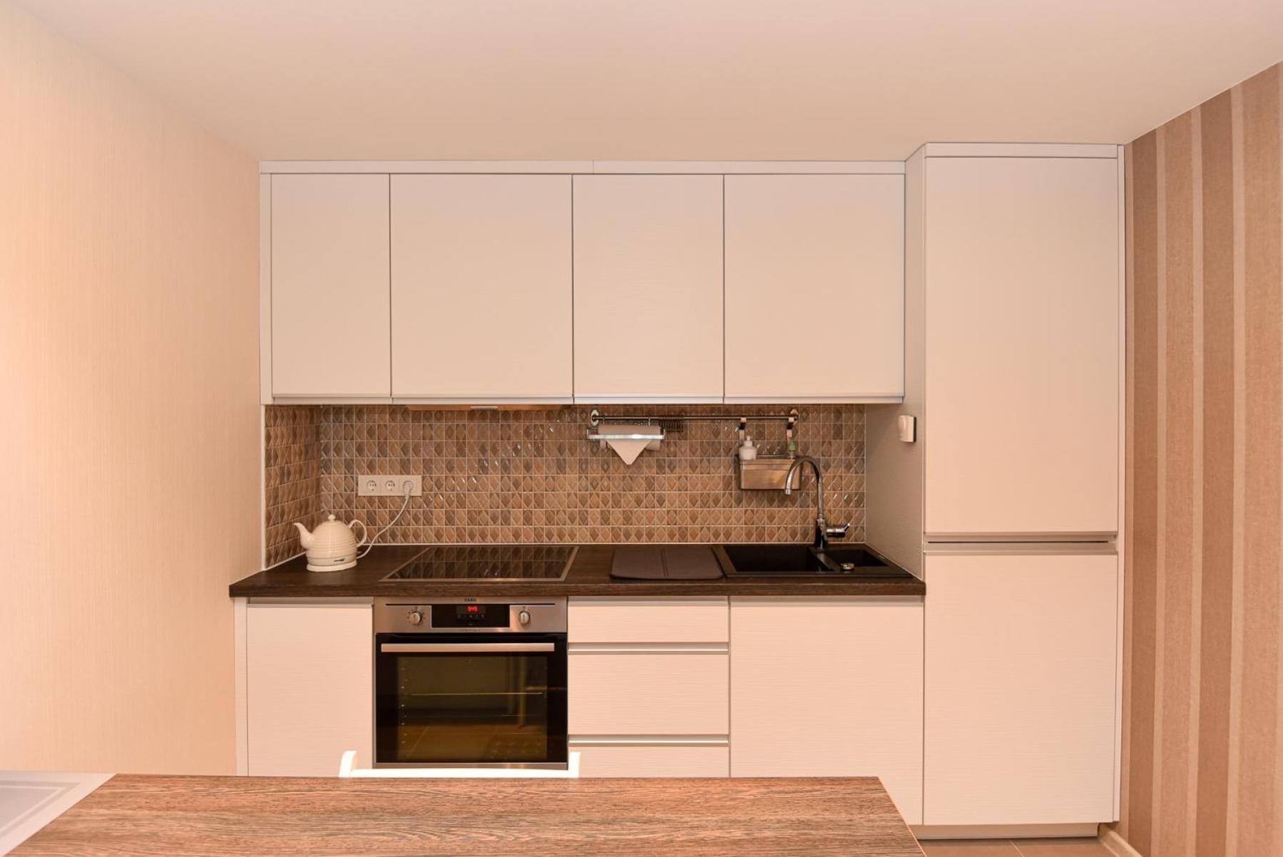 Apartment with Balcony - Photo 8