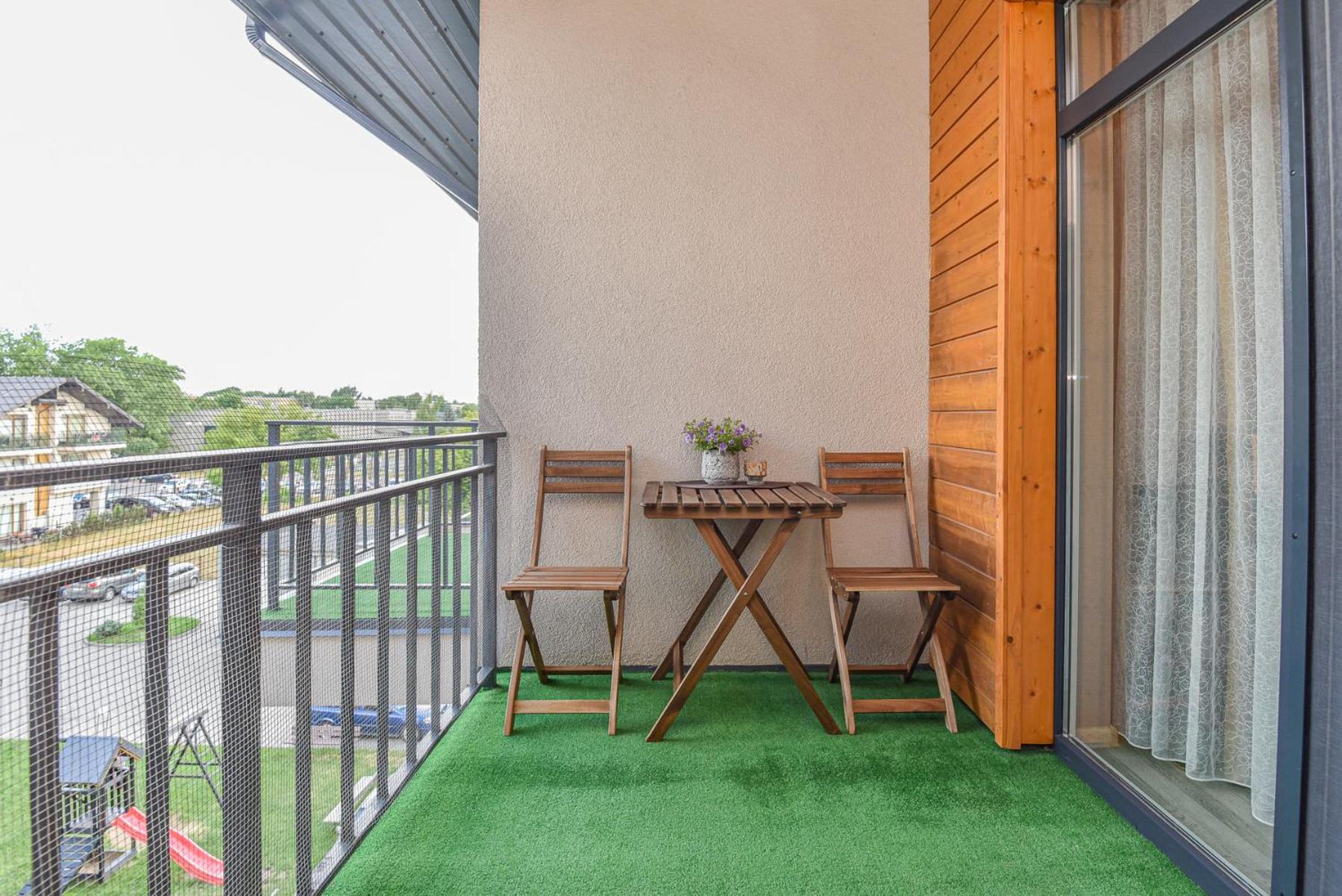Apartment with Balcony - Photo 10