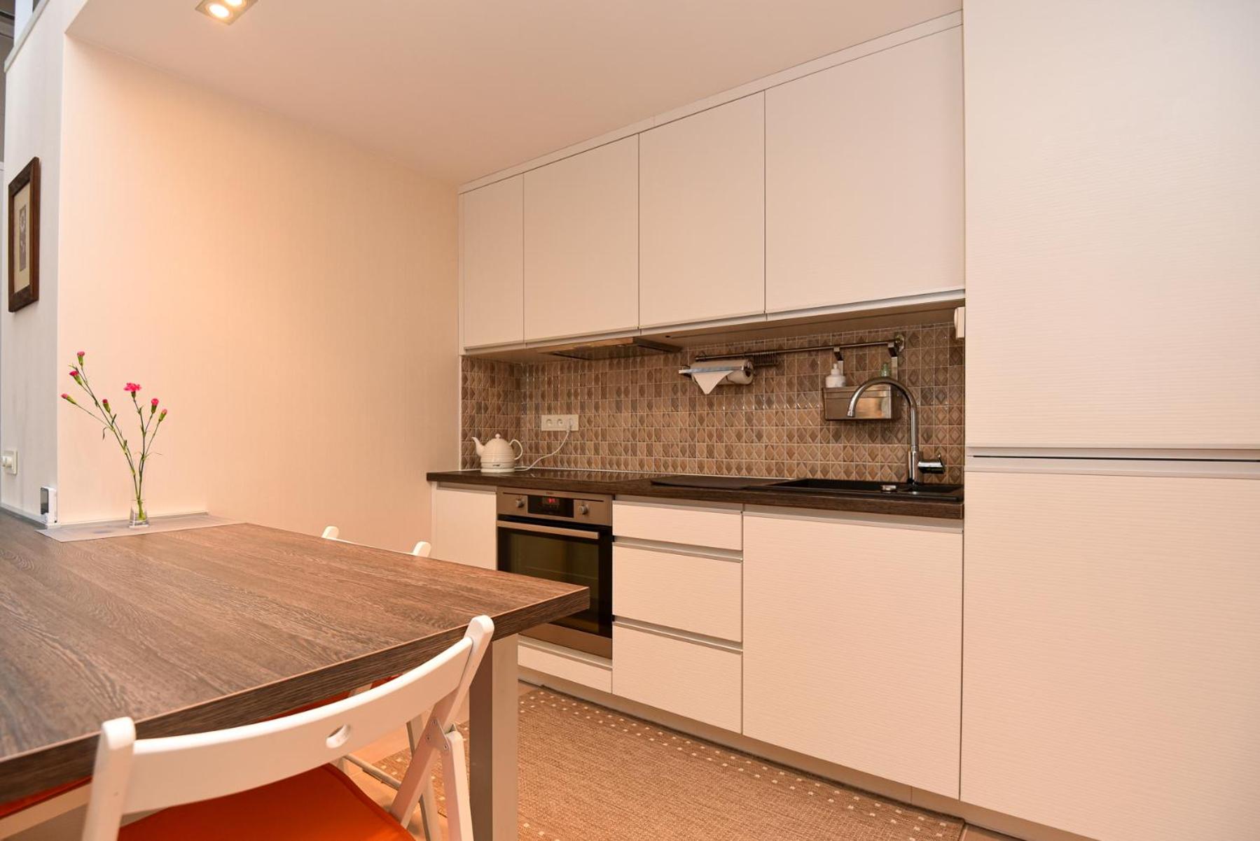 Apartment with Balcony - Photo 13