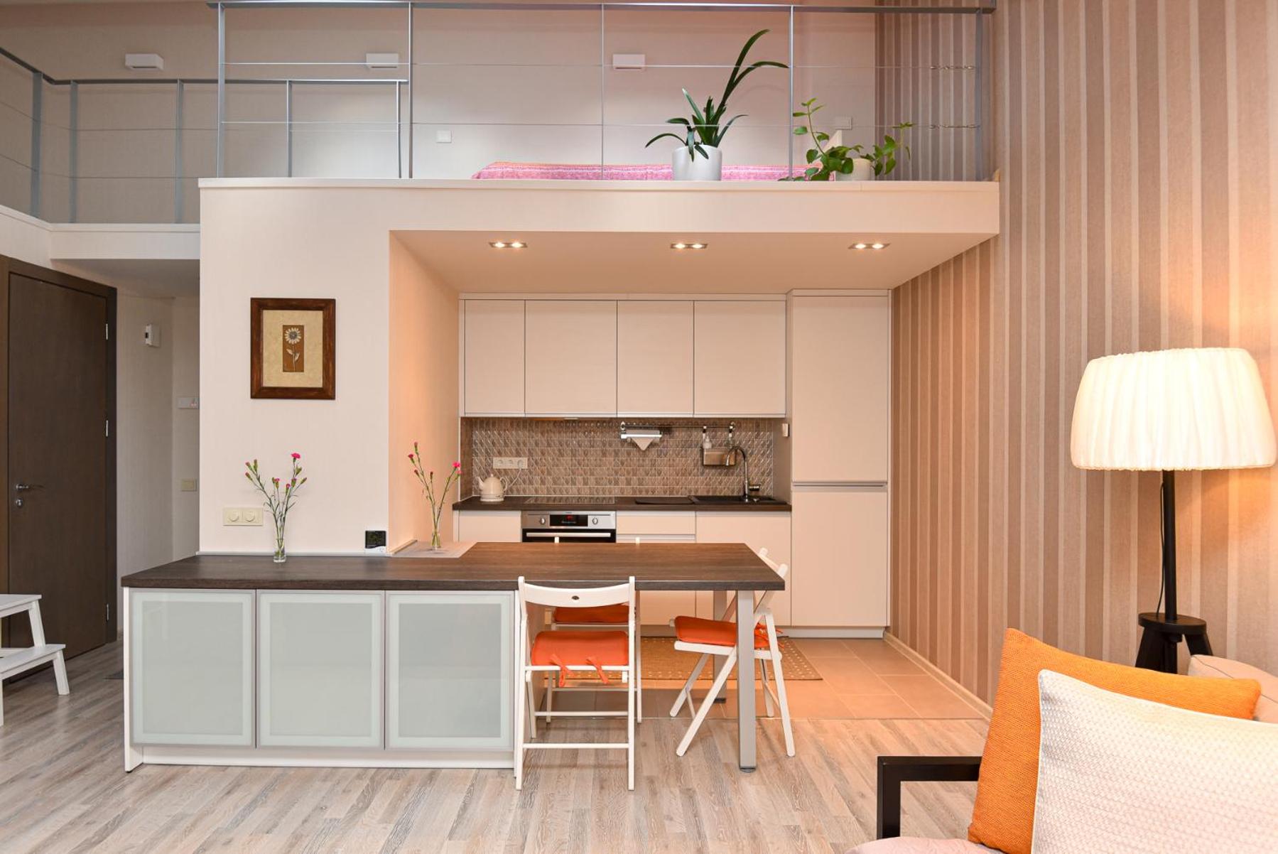 Apartment with Balcony - Photo 4