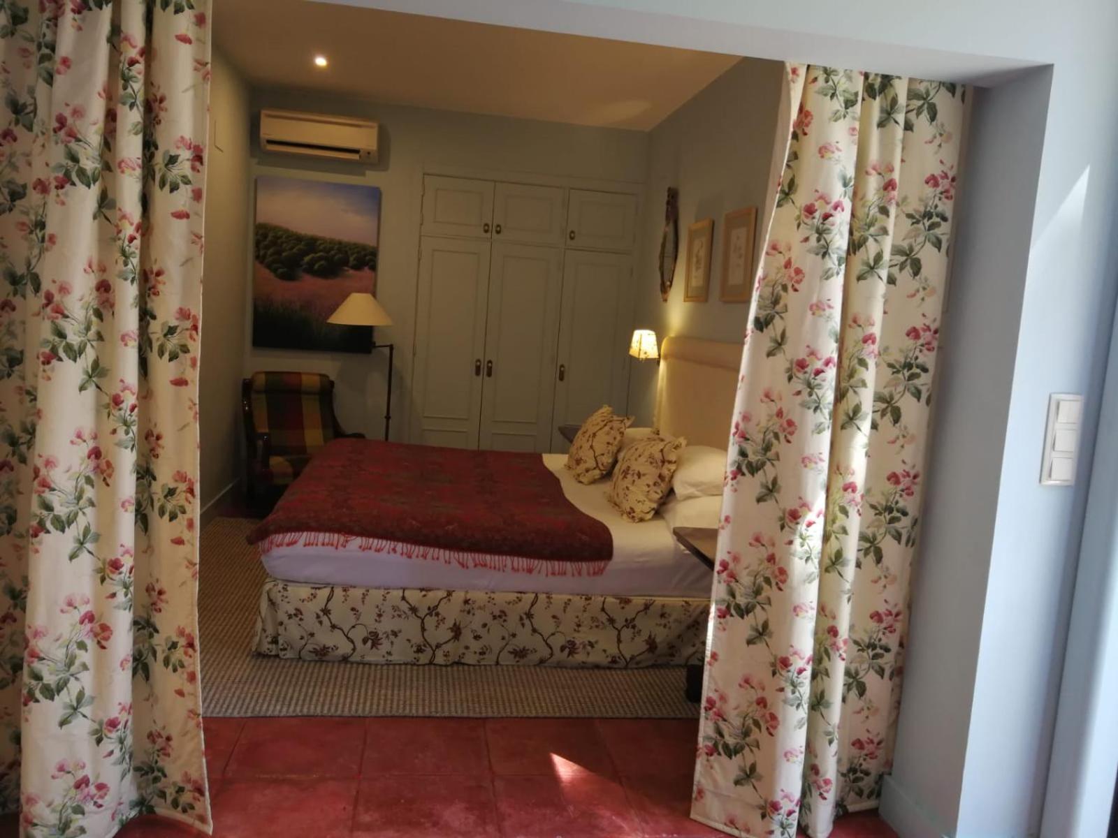 Deluxe Double or Twin Room with Garden View - No Swimming Pool