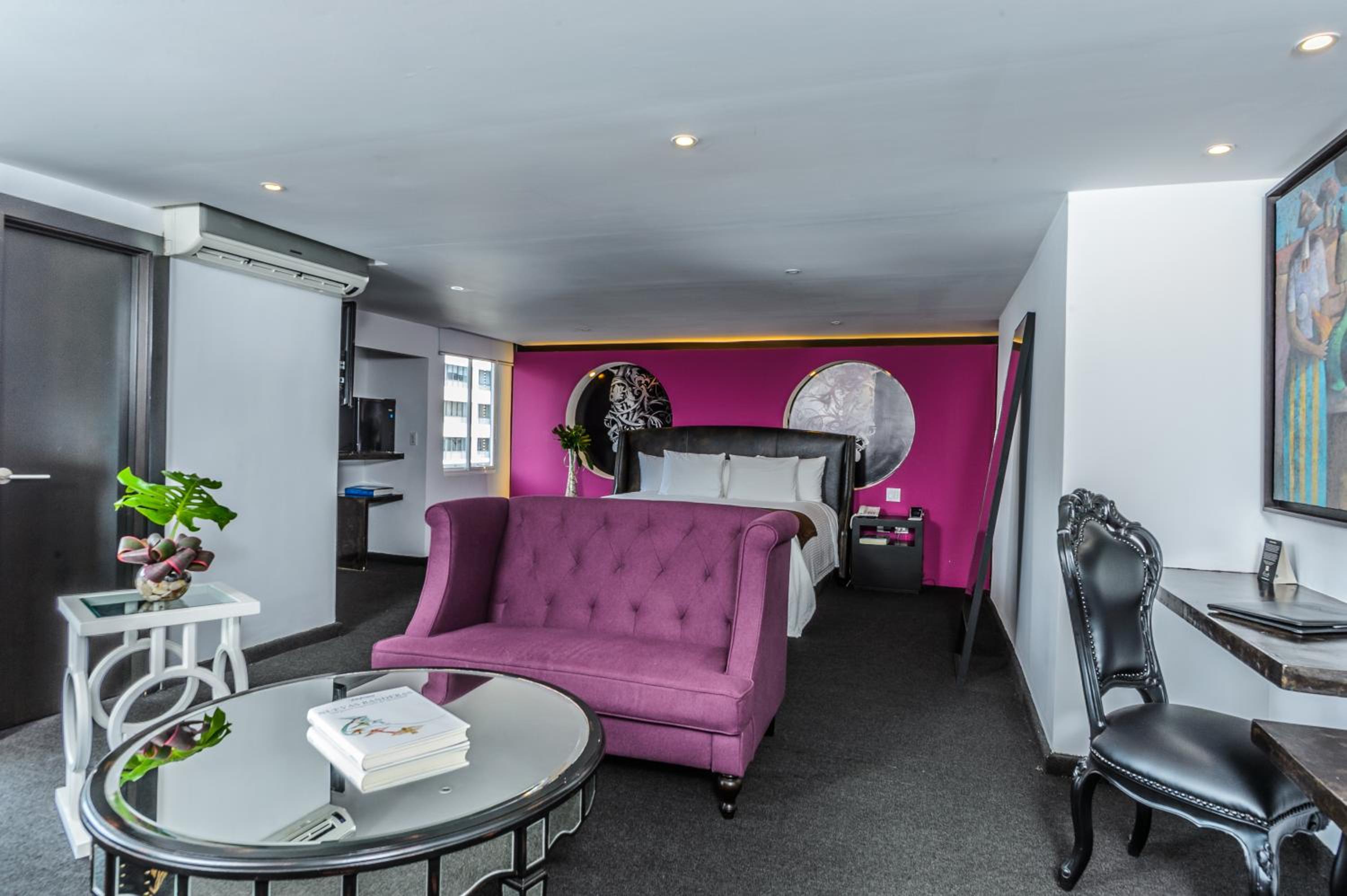 Suites - Photo 8