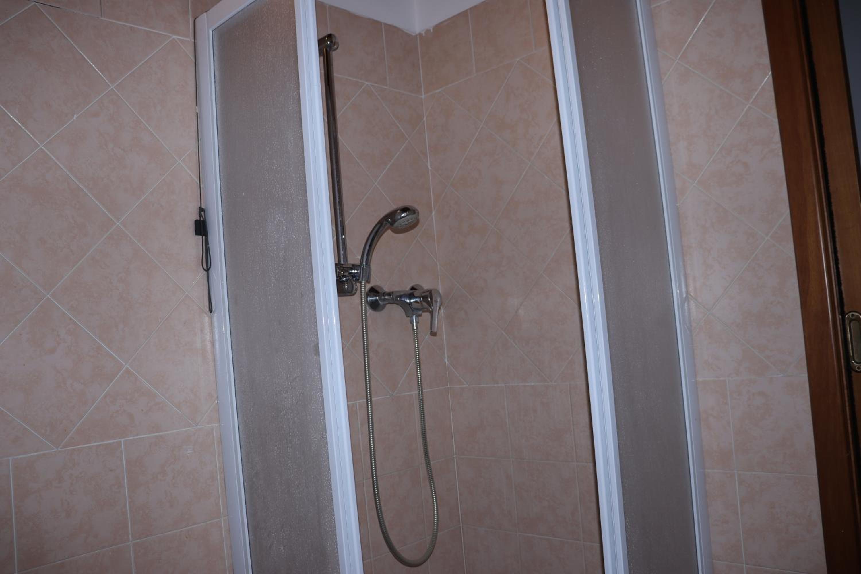 Triple Room - Photo 9