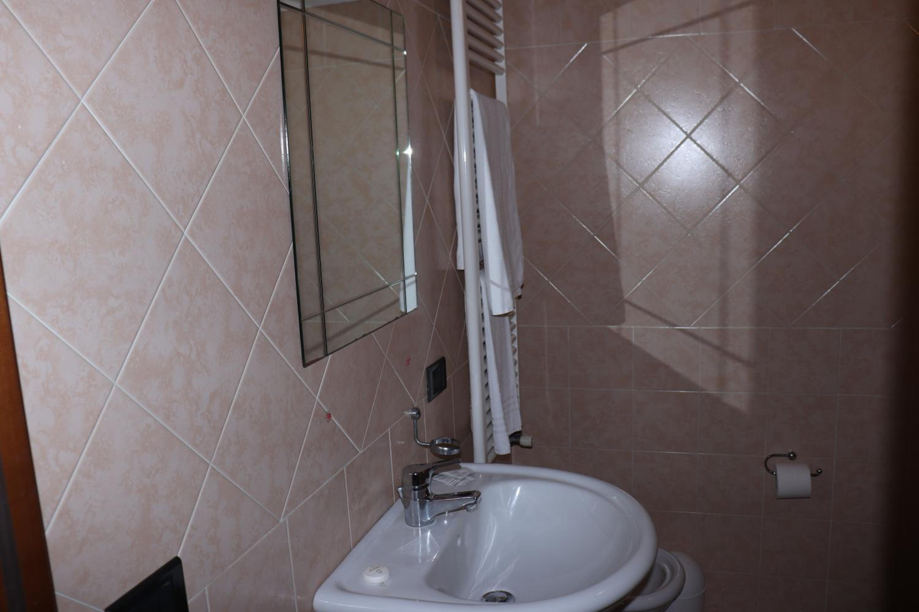 Triple Room - Photo 6