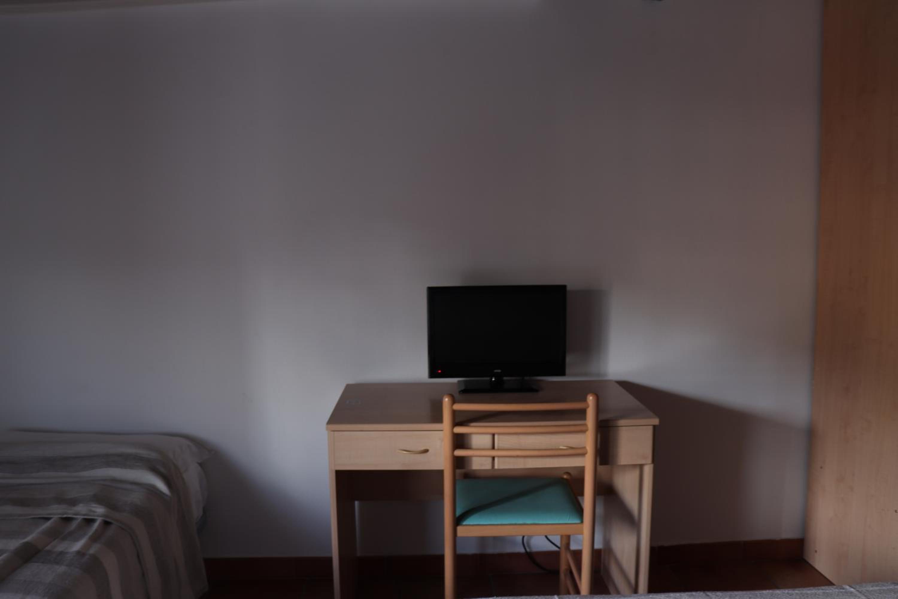 Budget Double or Twin Room - Photo 6