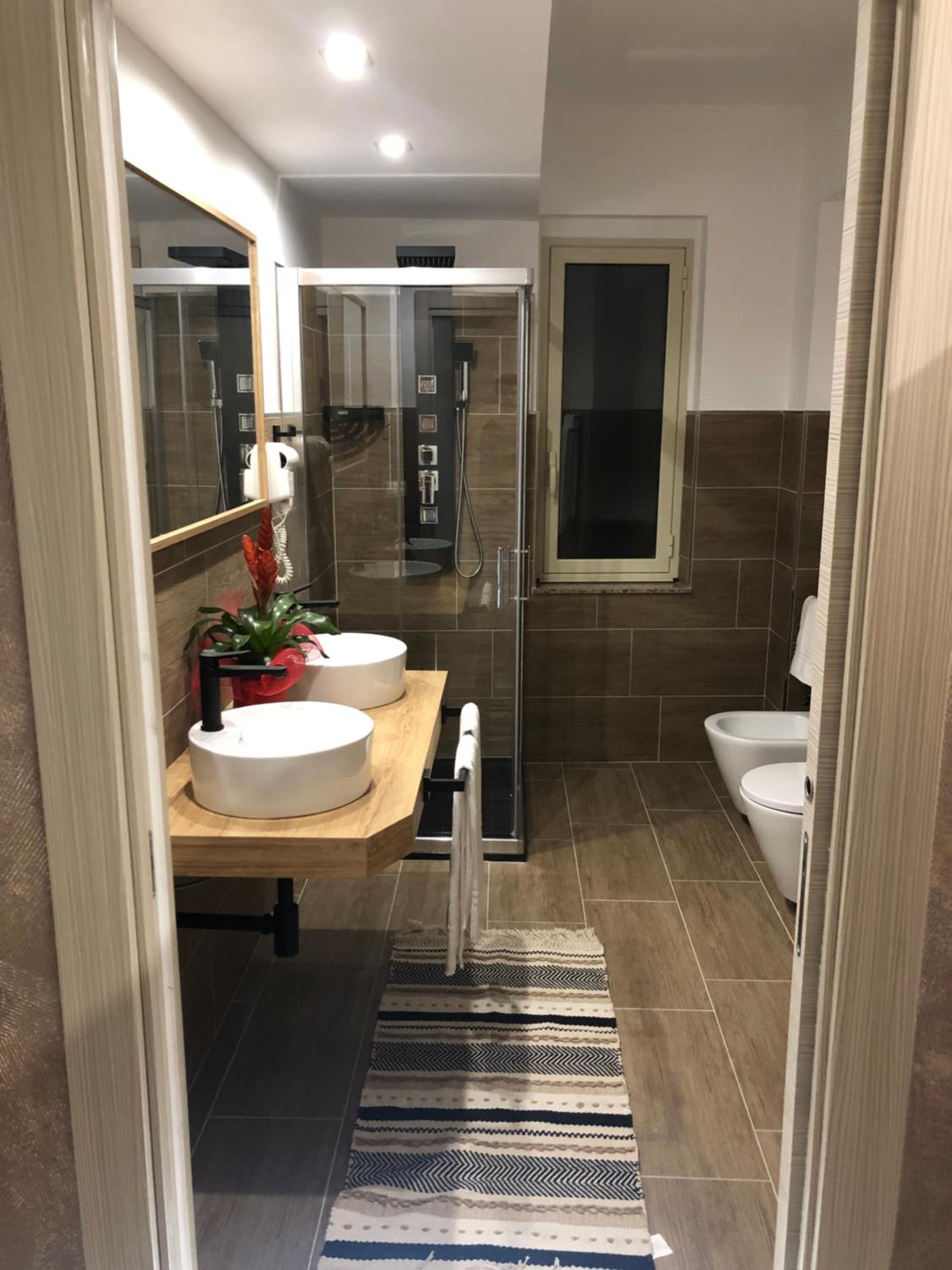 Large Double or Twin Room photo 2