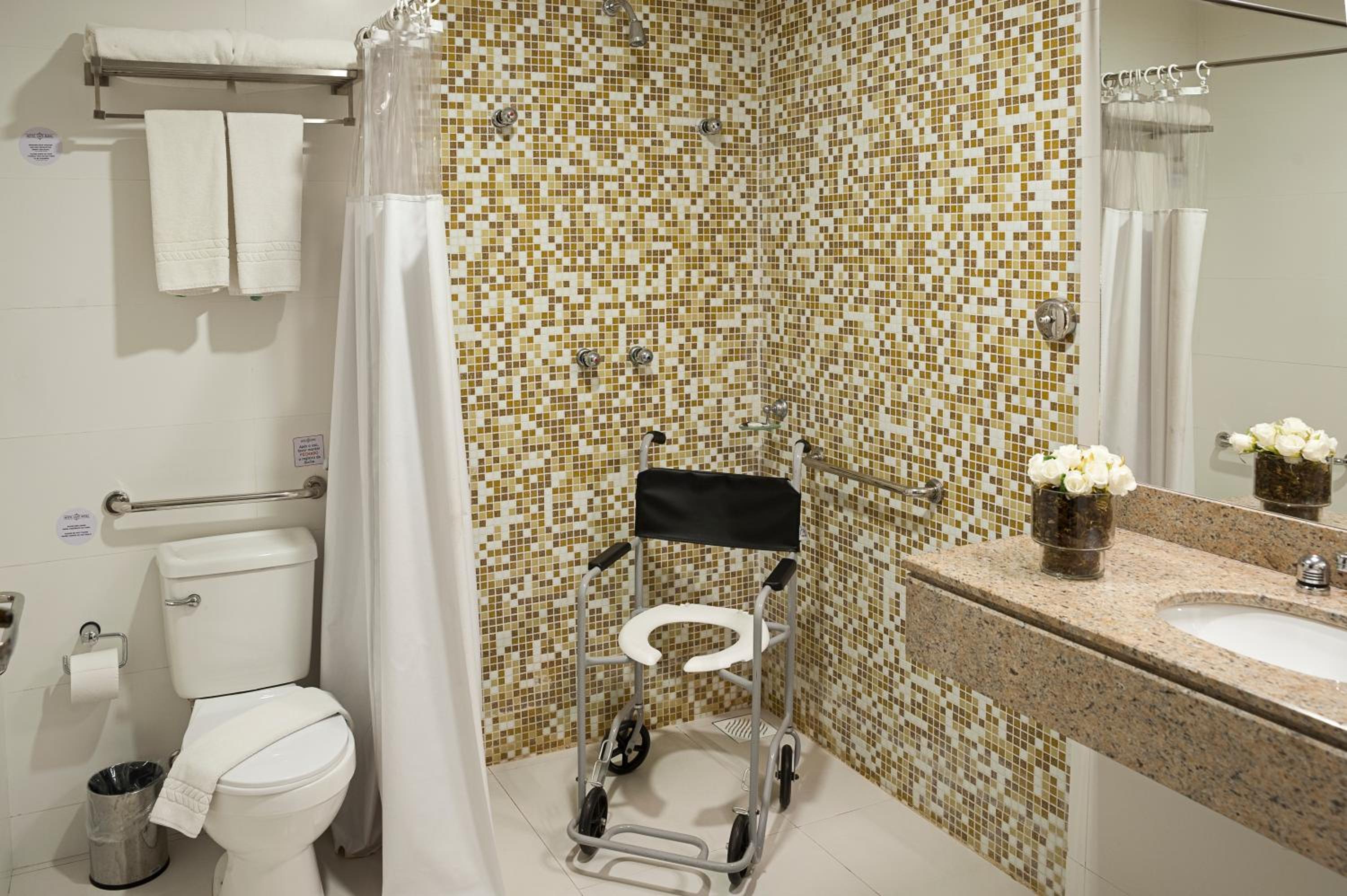 Twin Room - Disability Access photo 2