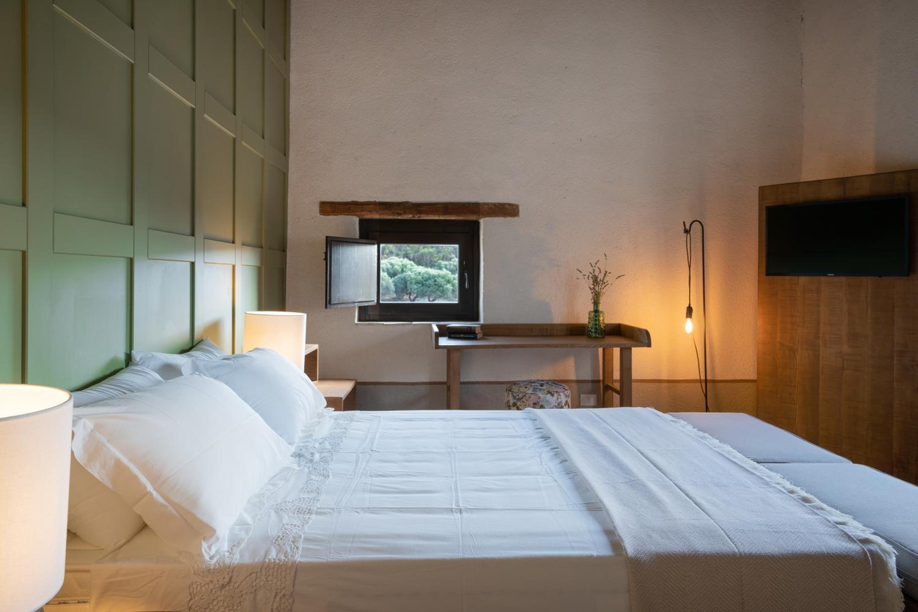 Deluxe Double Room - Photo 1