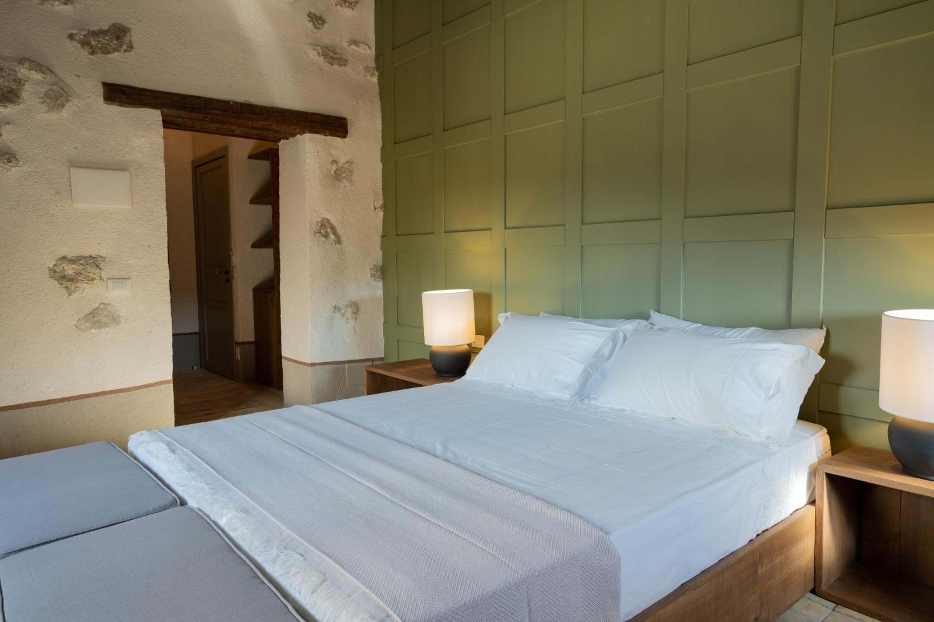 Deluxe Double Room - Photo 4