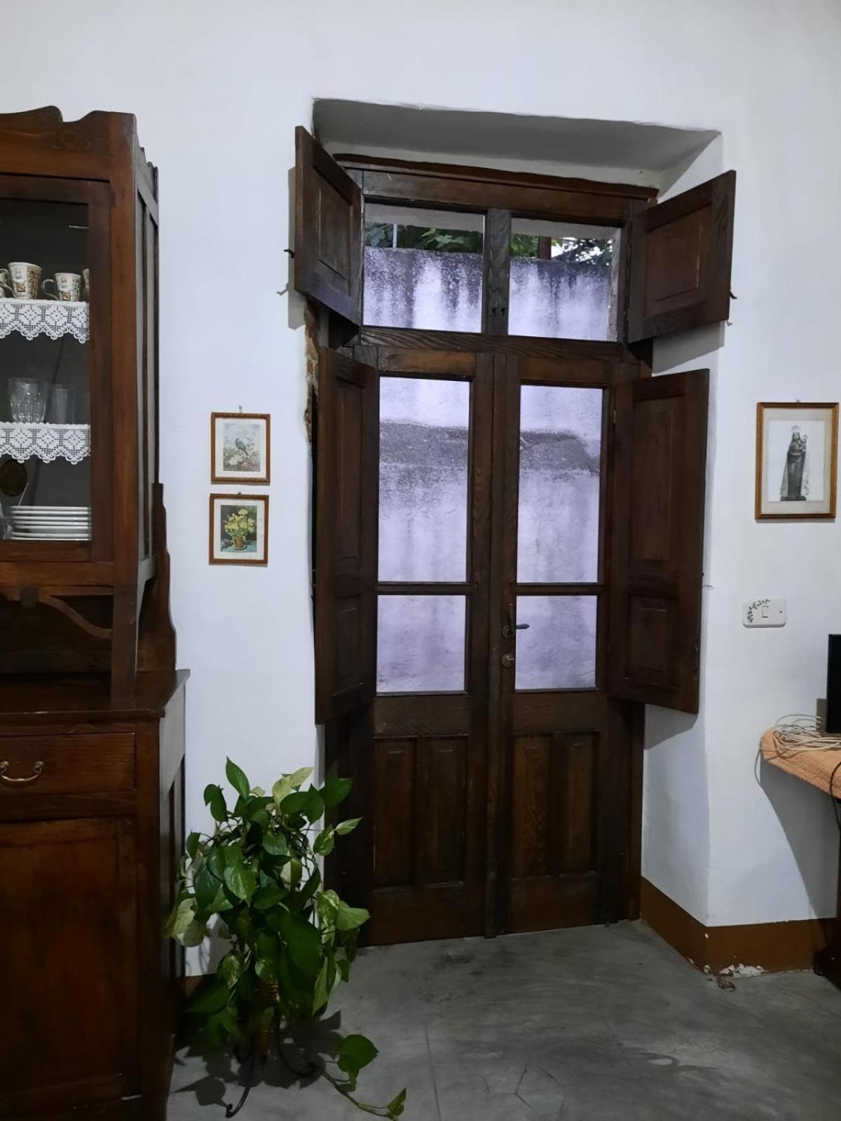 Two-Bedroom House - Photo 4