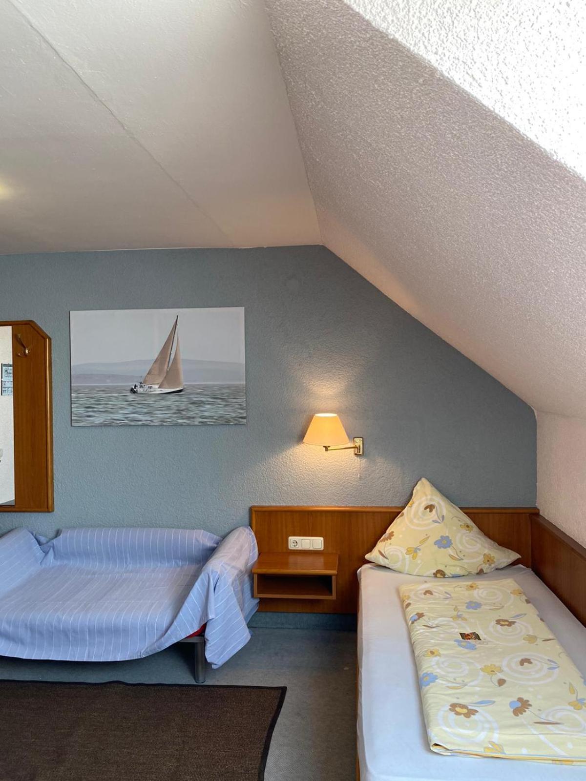 Single Room with Private Bathroom photo 2
