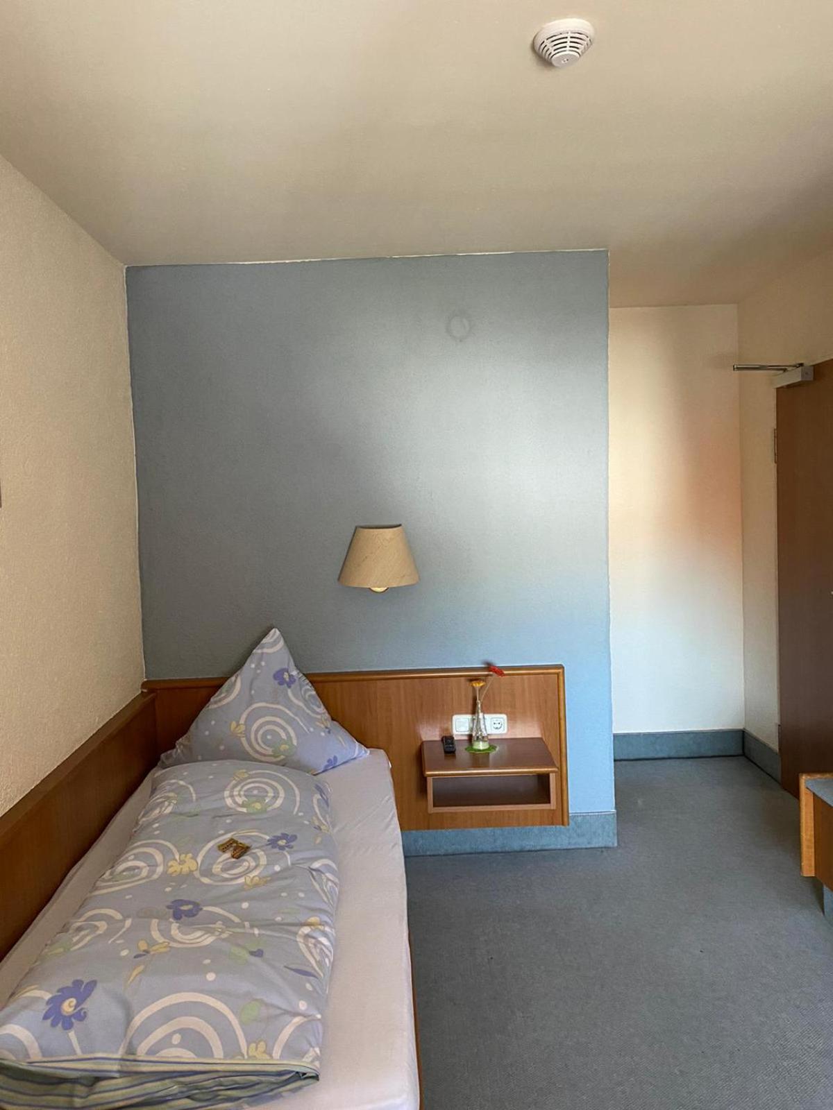 Single Room with Private Bathroom photo 1
