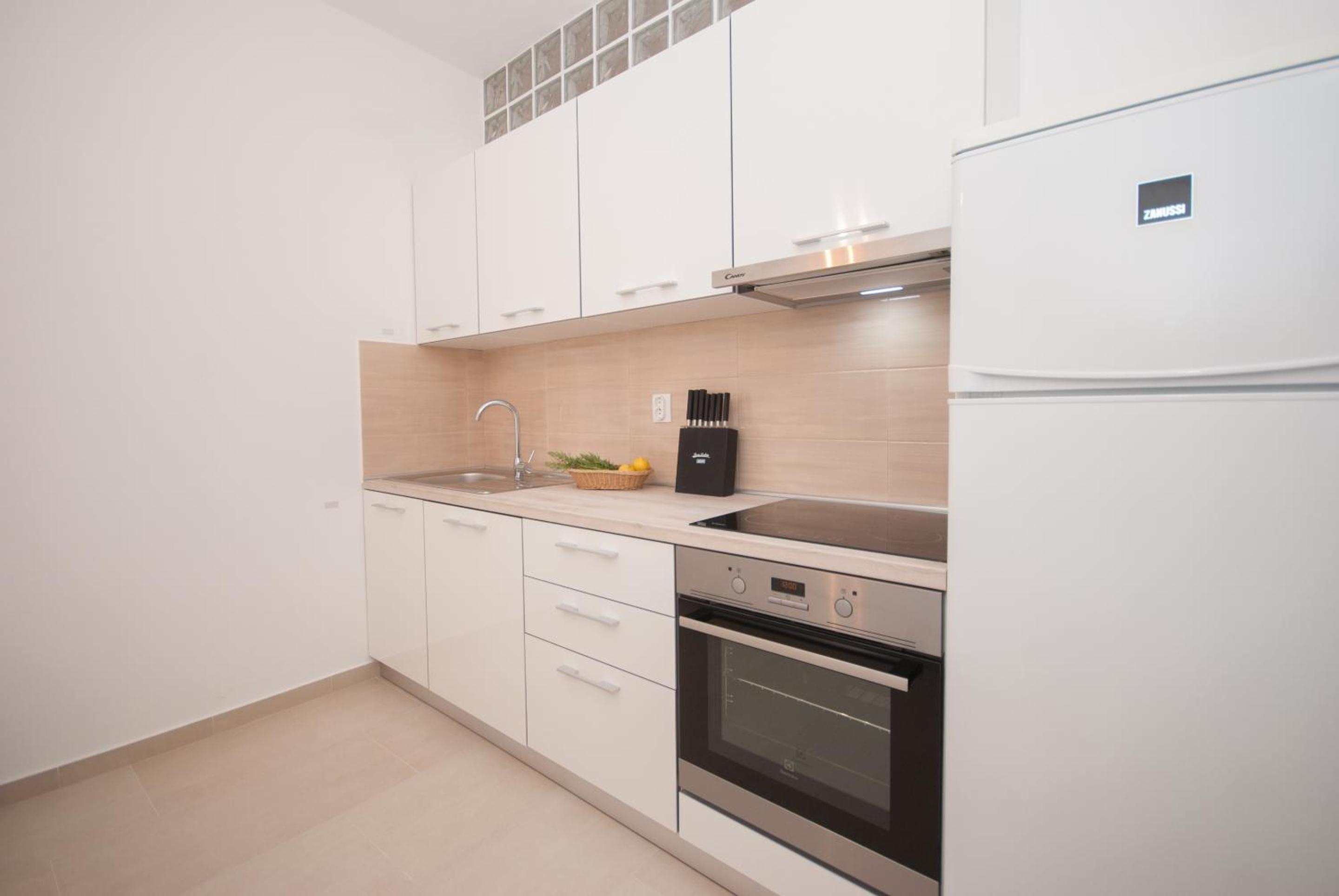 Two-Bedroom Apartment with Terrace - Photo 15