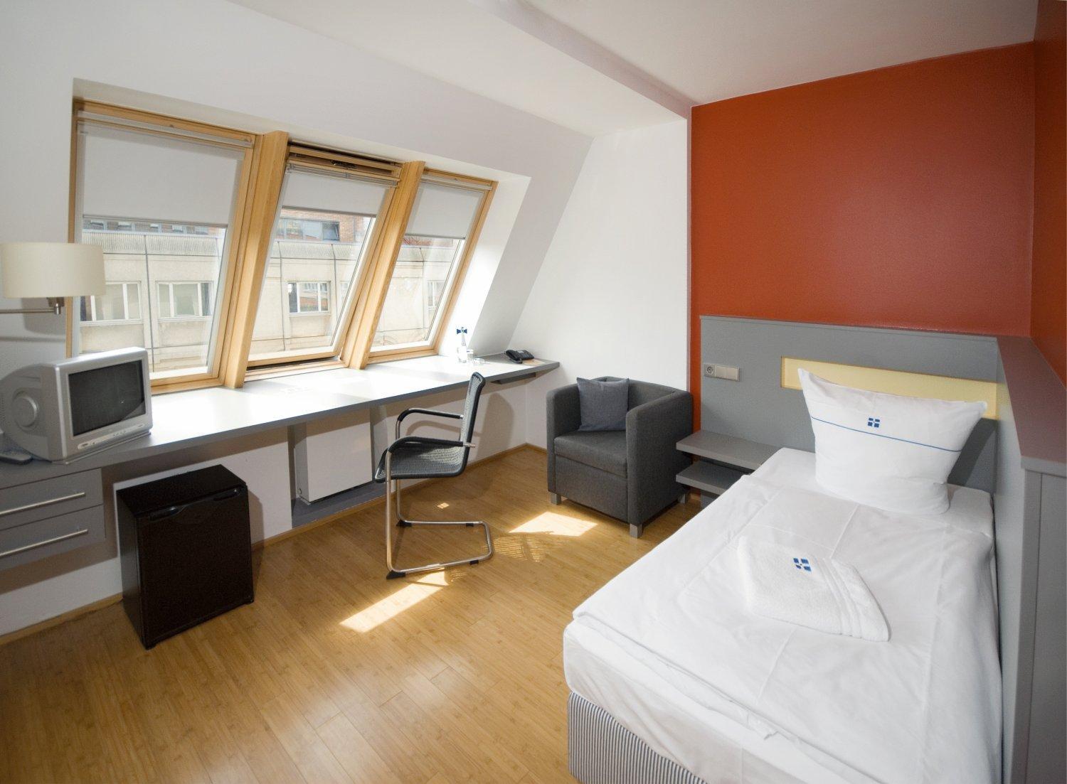 Single Room photo 3