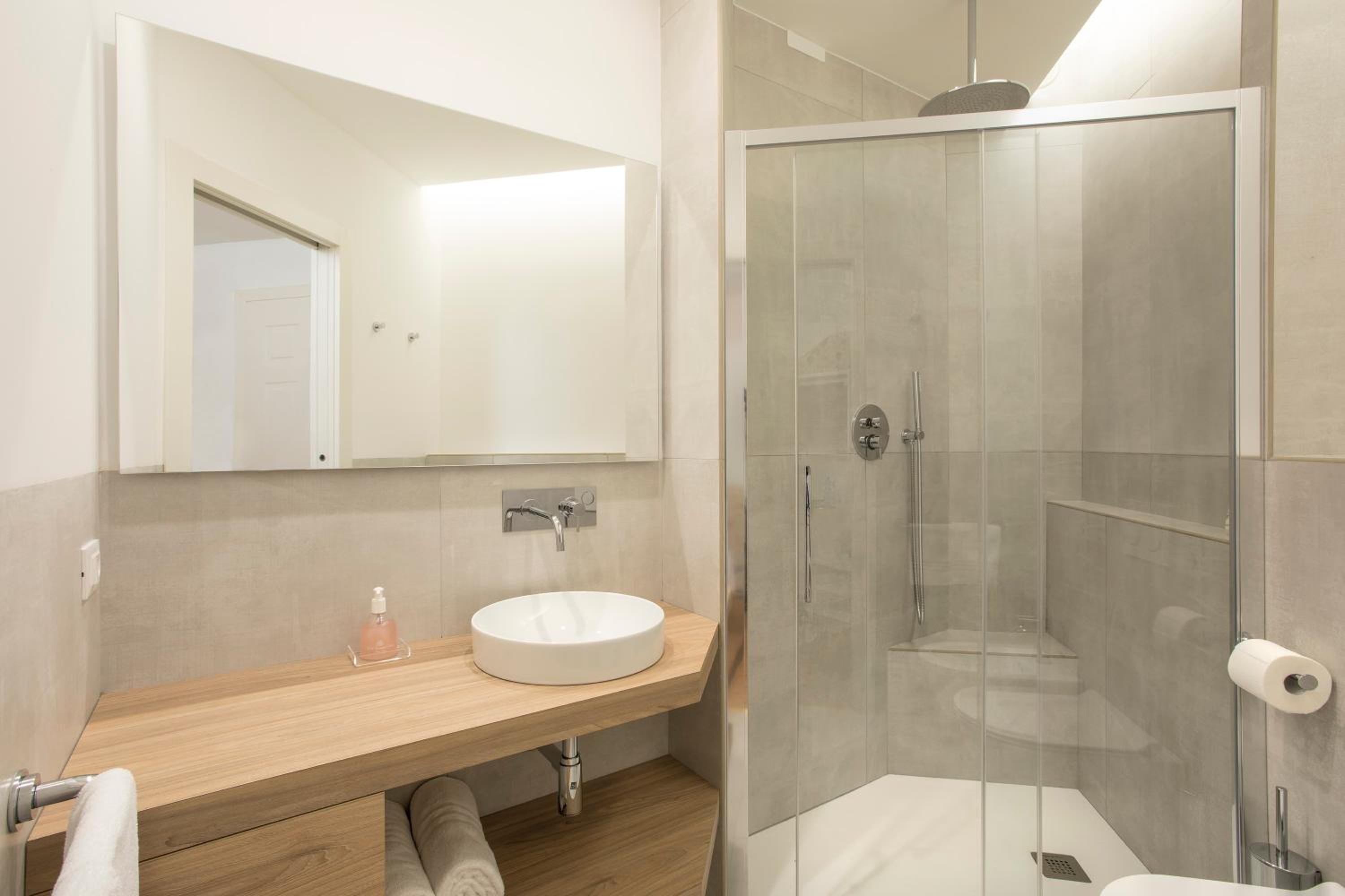 Double Room with Partial Sea View - Photo 3