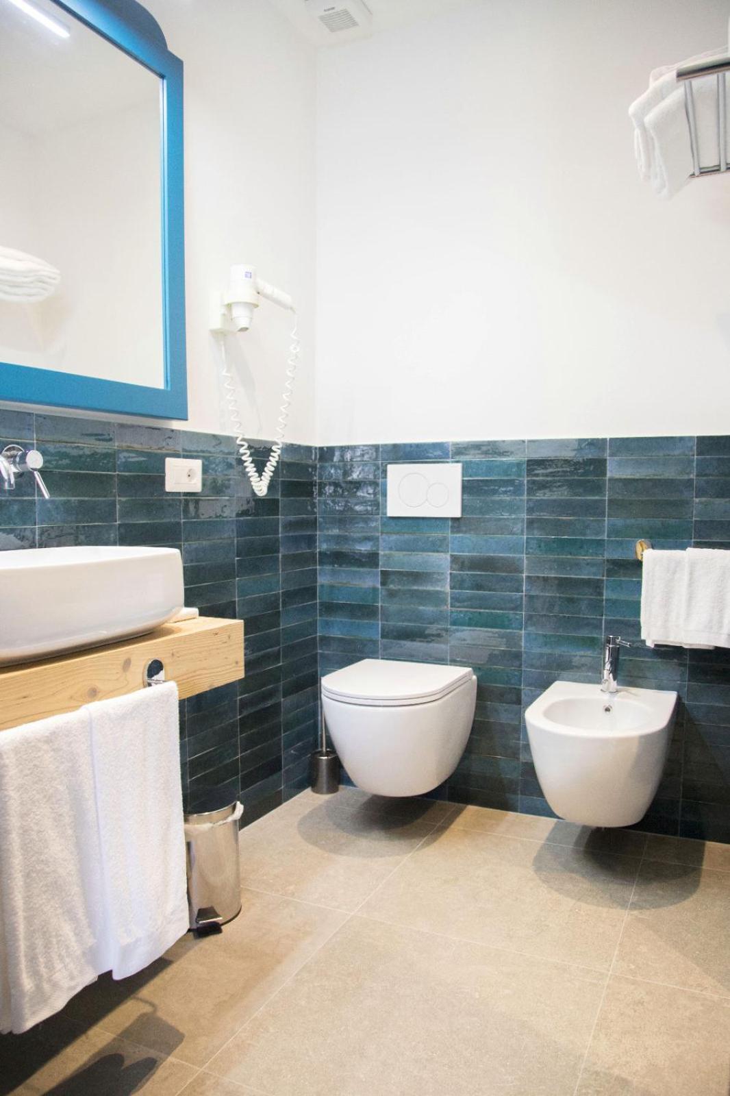 Double Room - Photo 10
