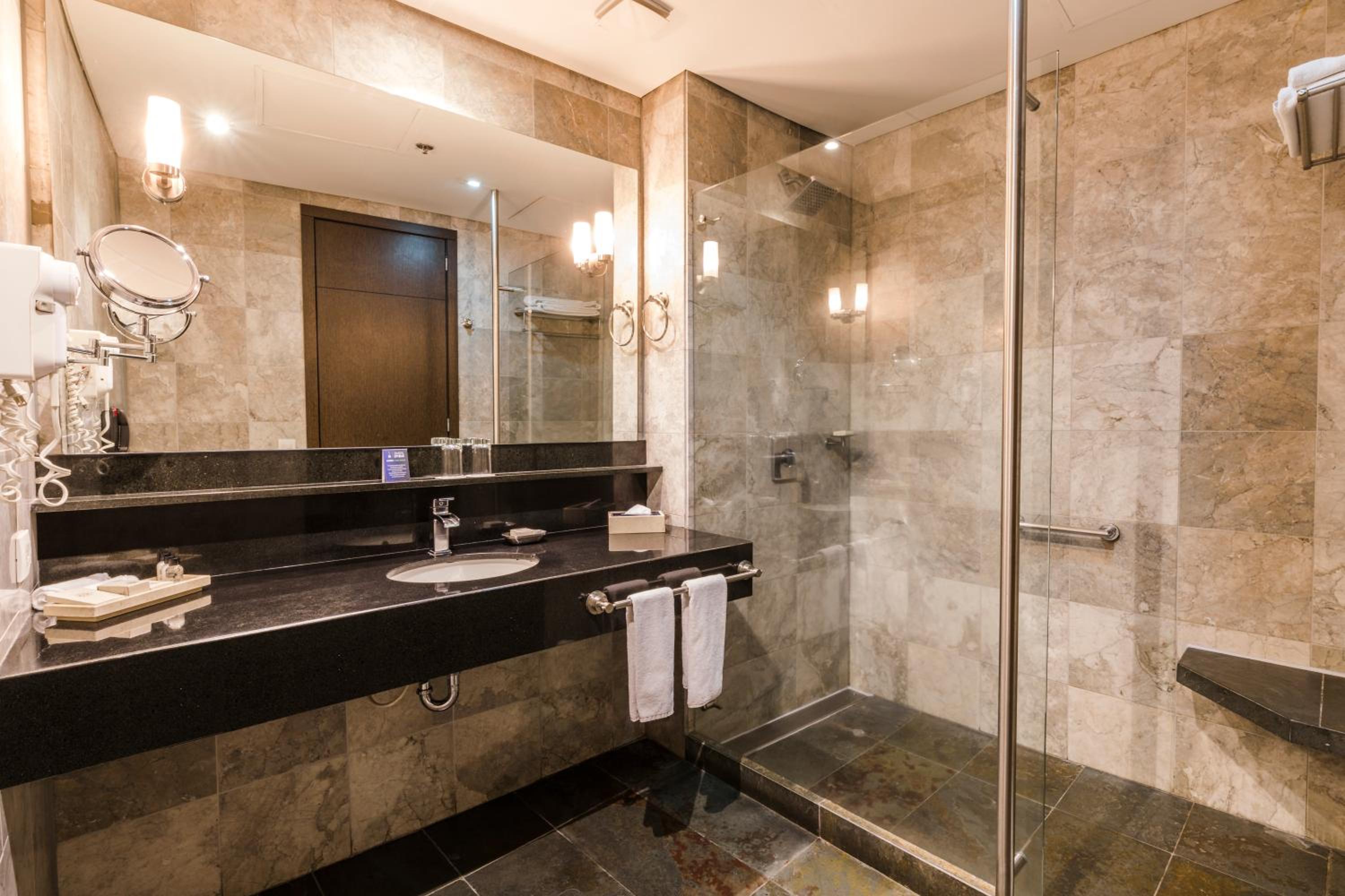 Luxury Twin Room photo 3
