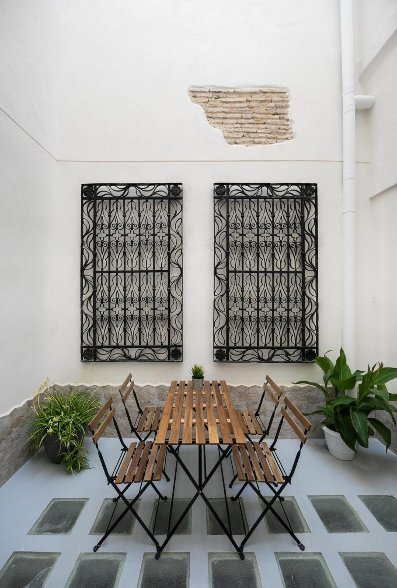 Family Room with Terrace - Photo 8