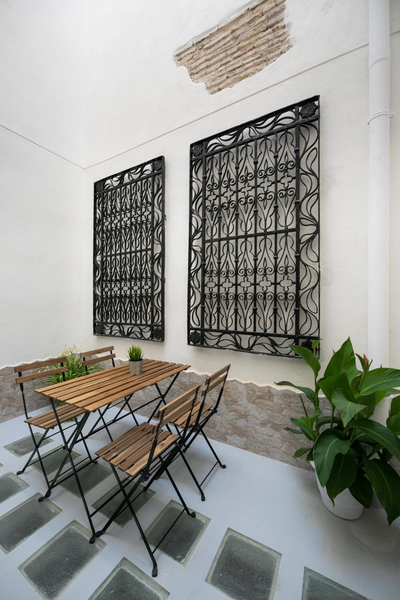 Family Room with Terrace - Photo 9