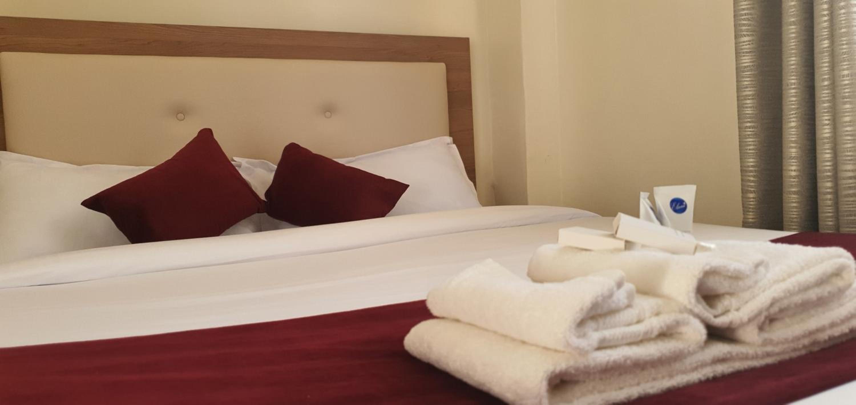 Budget Double or Twin Room - Photo 6
