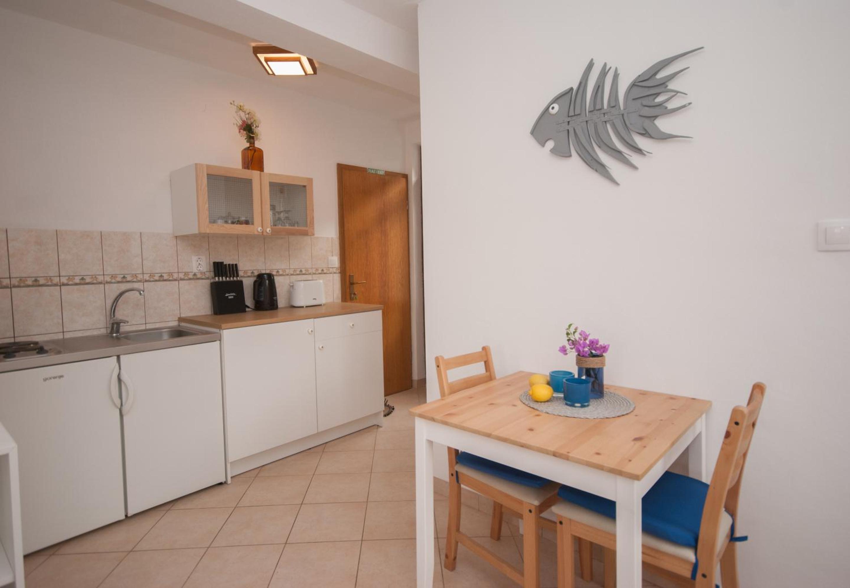 Studio with Balcony - Photo 12