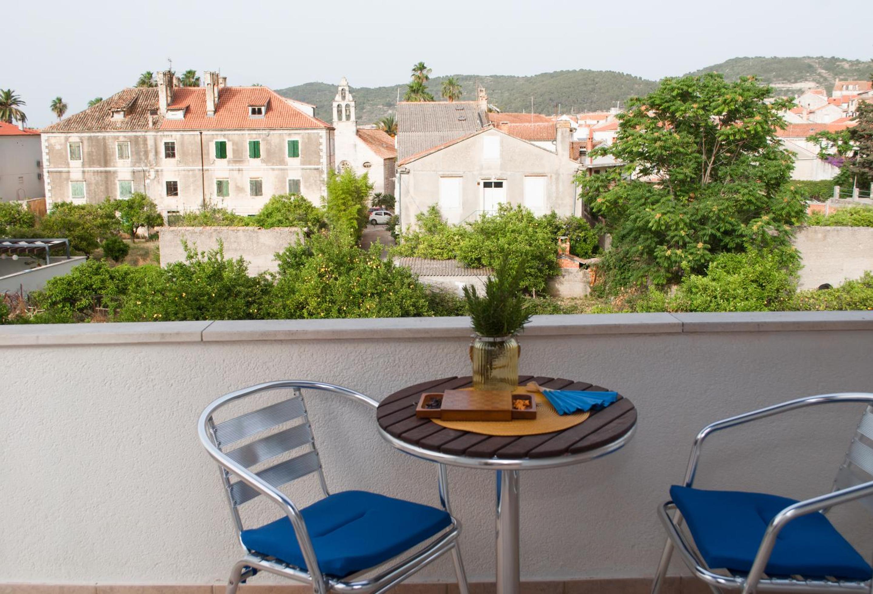 Studio with Balcony - Photo 24