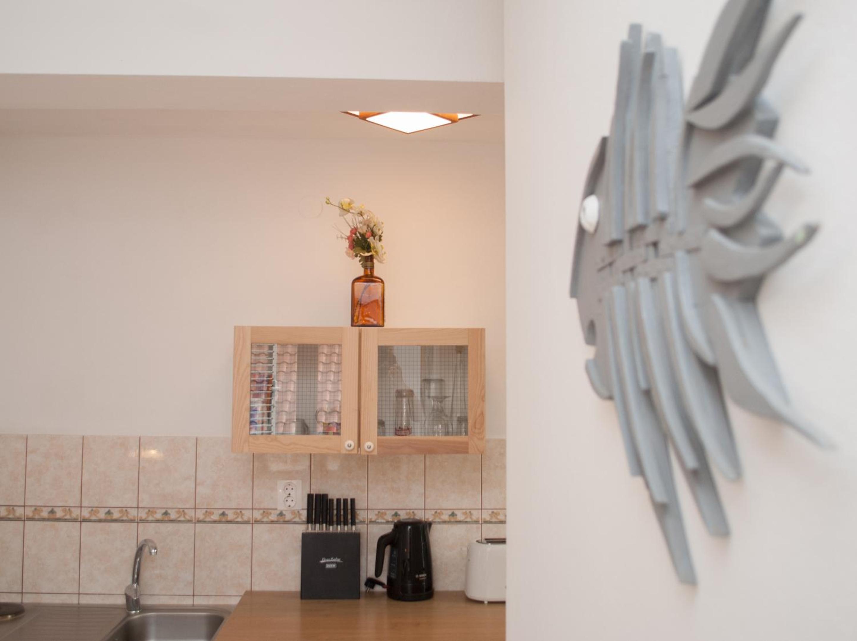 Studio with Balcony - Photo 6