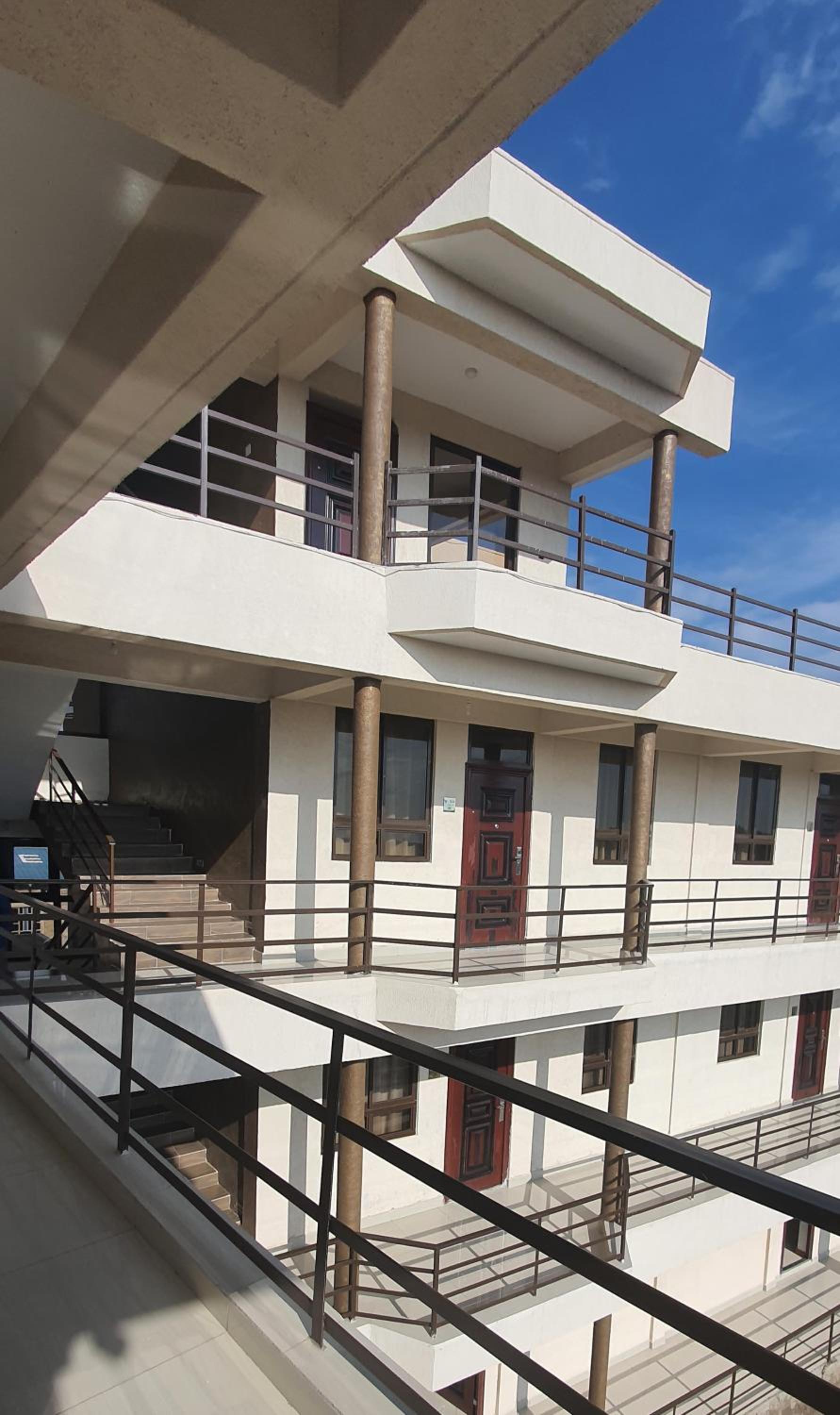 Suite with Balcony - Photo 8