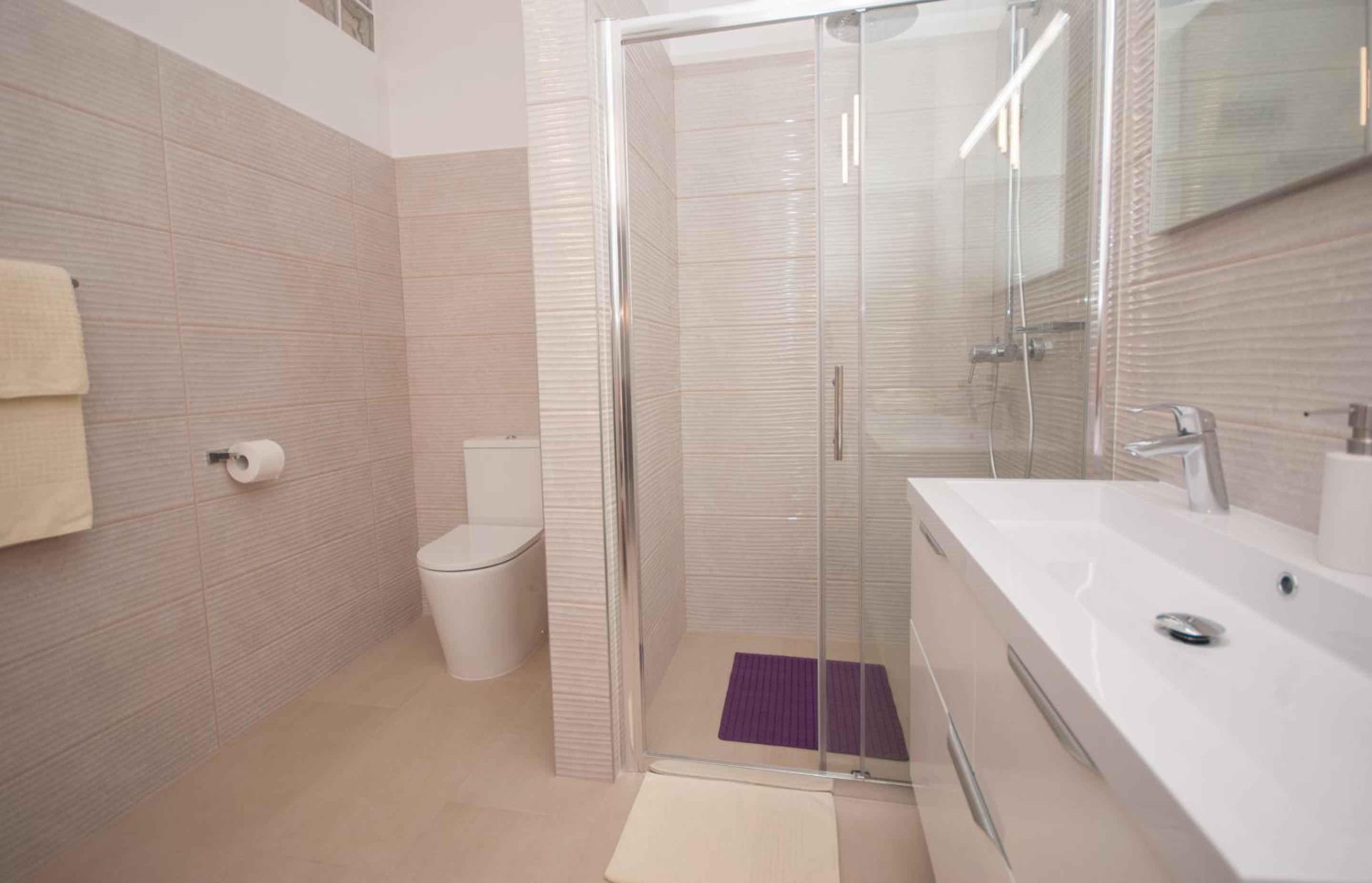 Two-Bedroom Apartment with Terrace - Photo 26