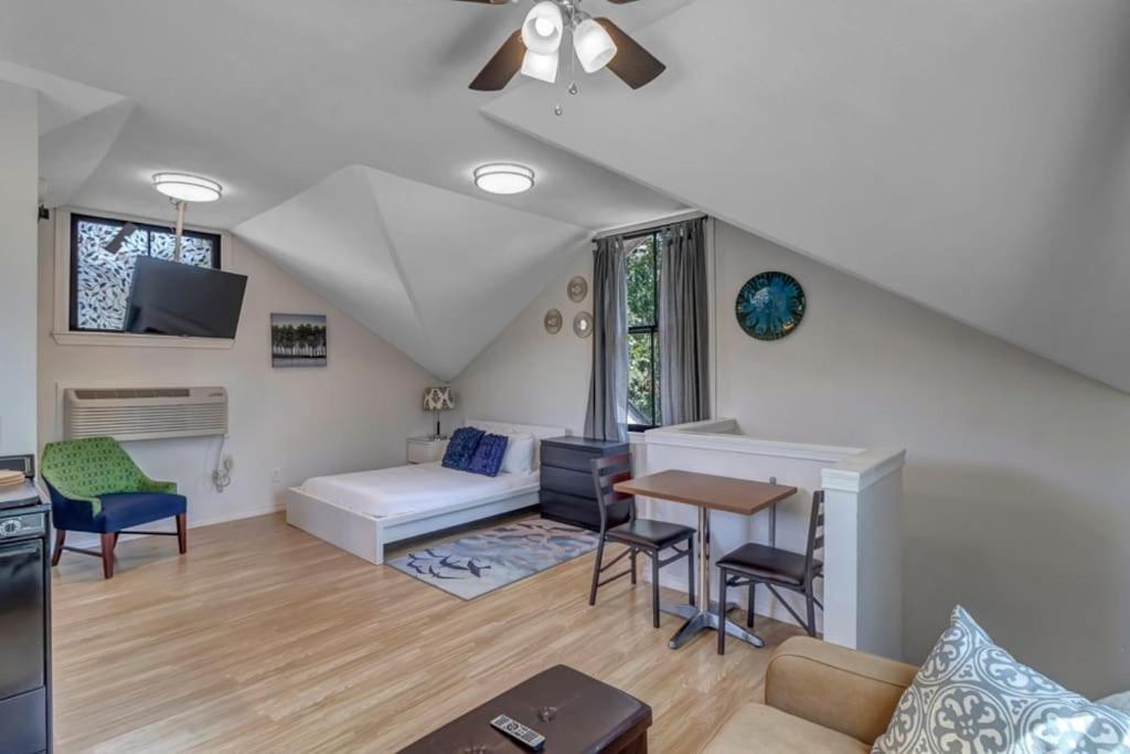 Apartment photo 1