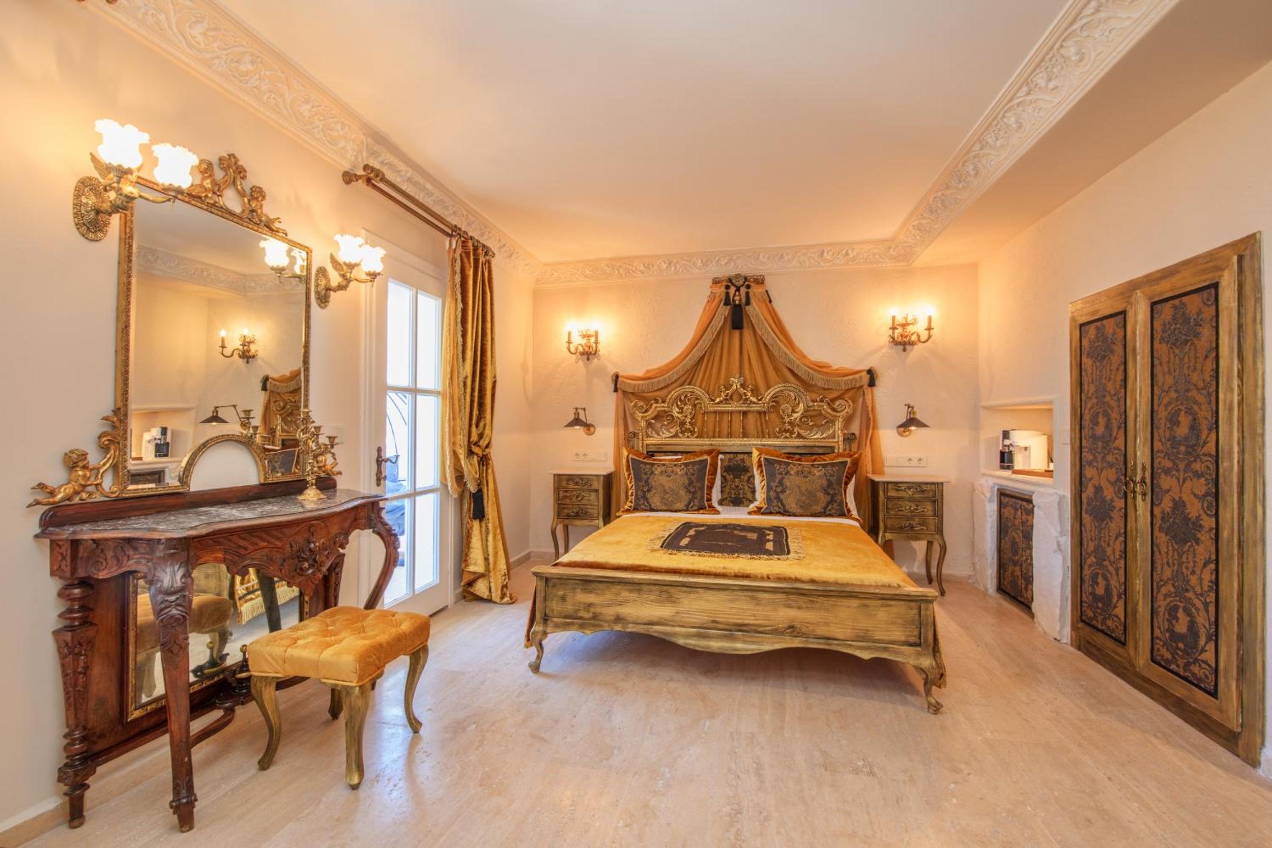Deluxe Suite - Photo 1