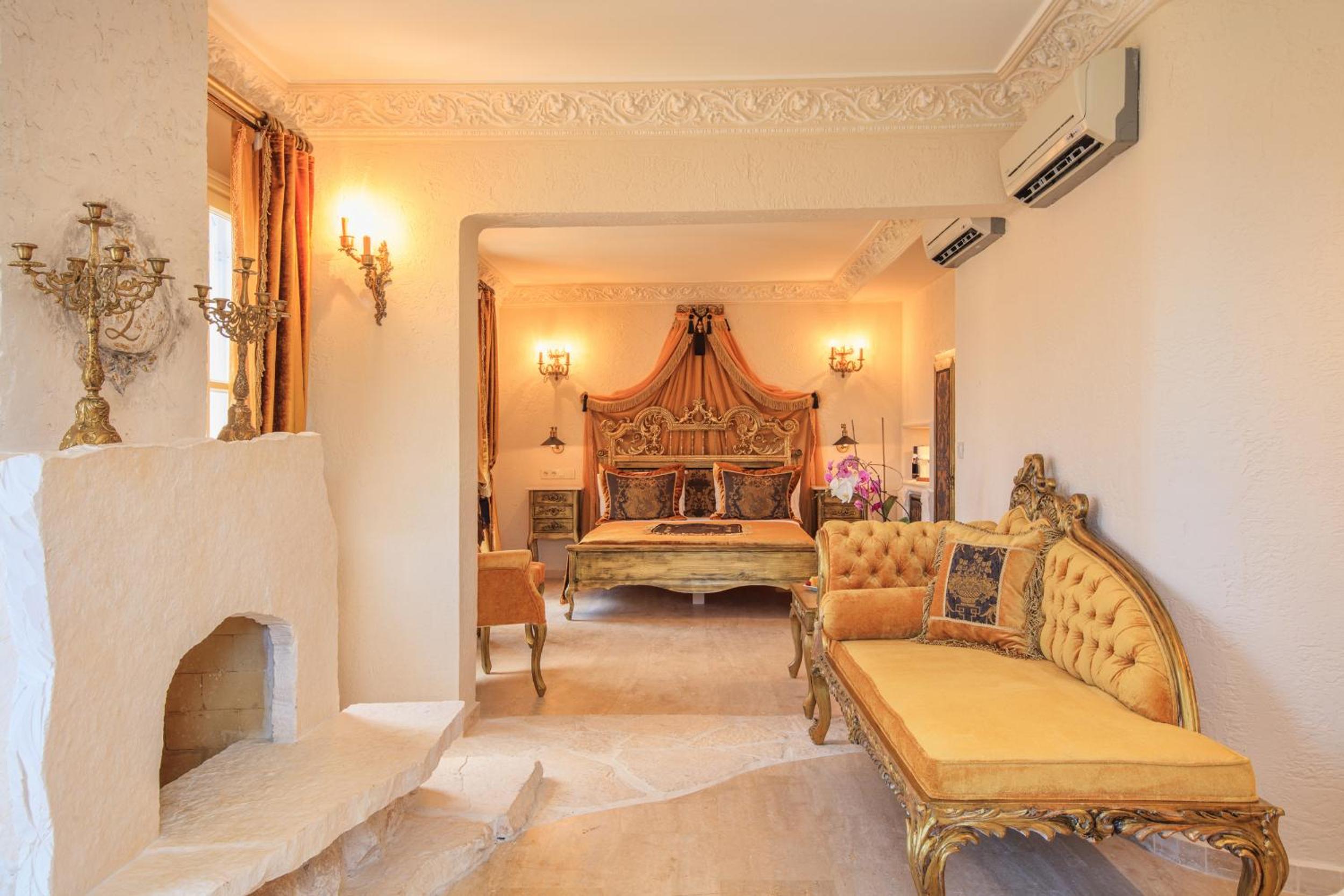 Deluxe Suite - Photo 3