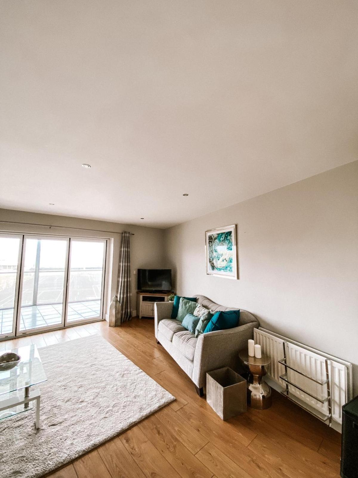Two-Bedroom Apartment - Photo 19
