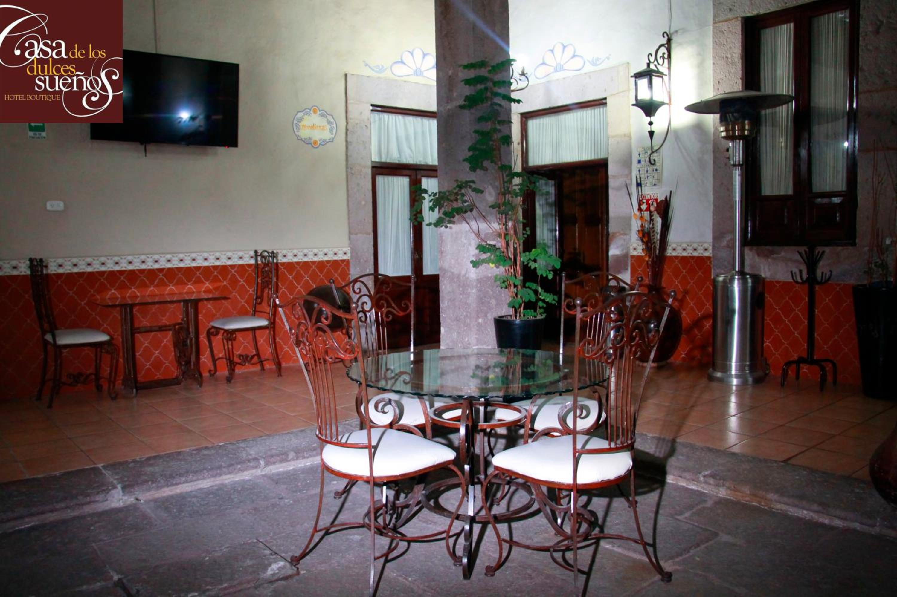 Twin Room - Photo 5