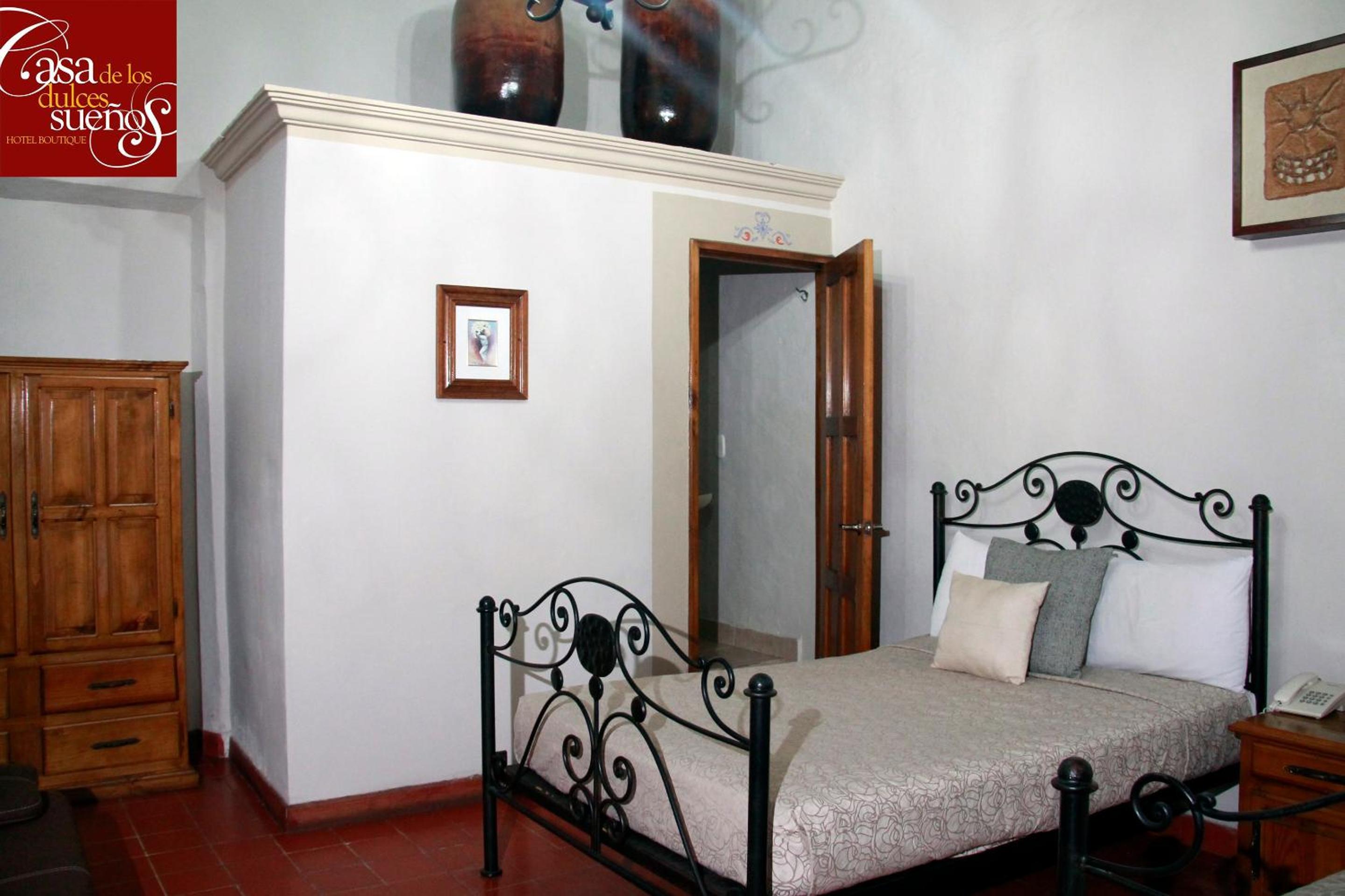 Twin Room - Photo 4