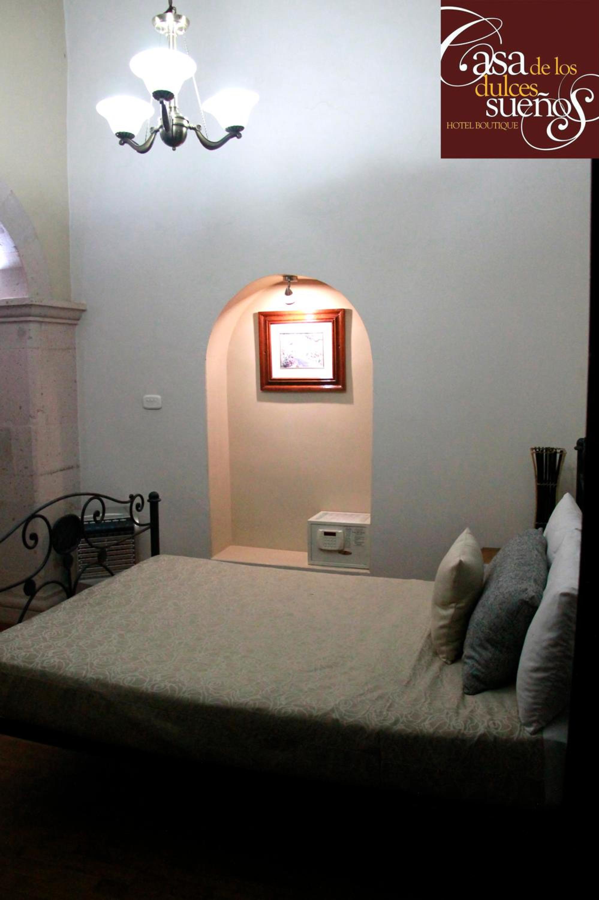 Double Room - Photo 16