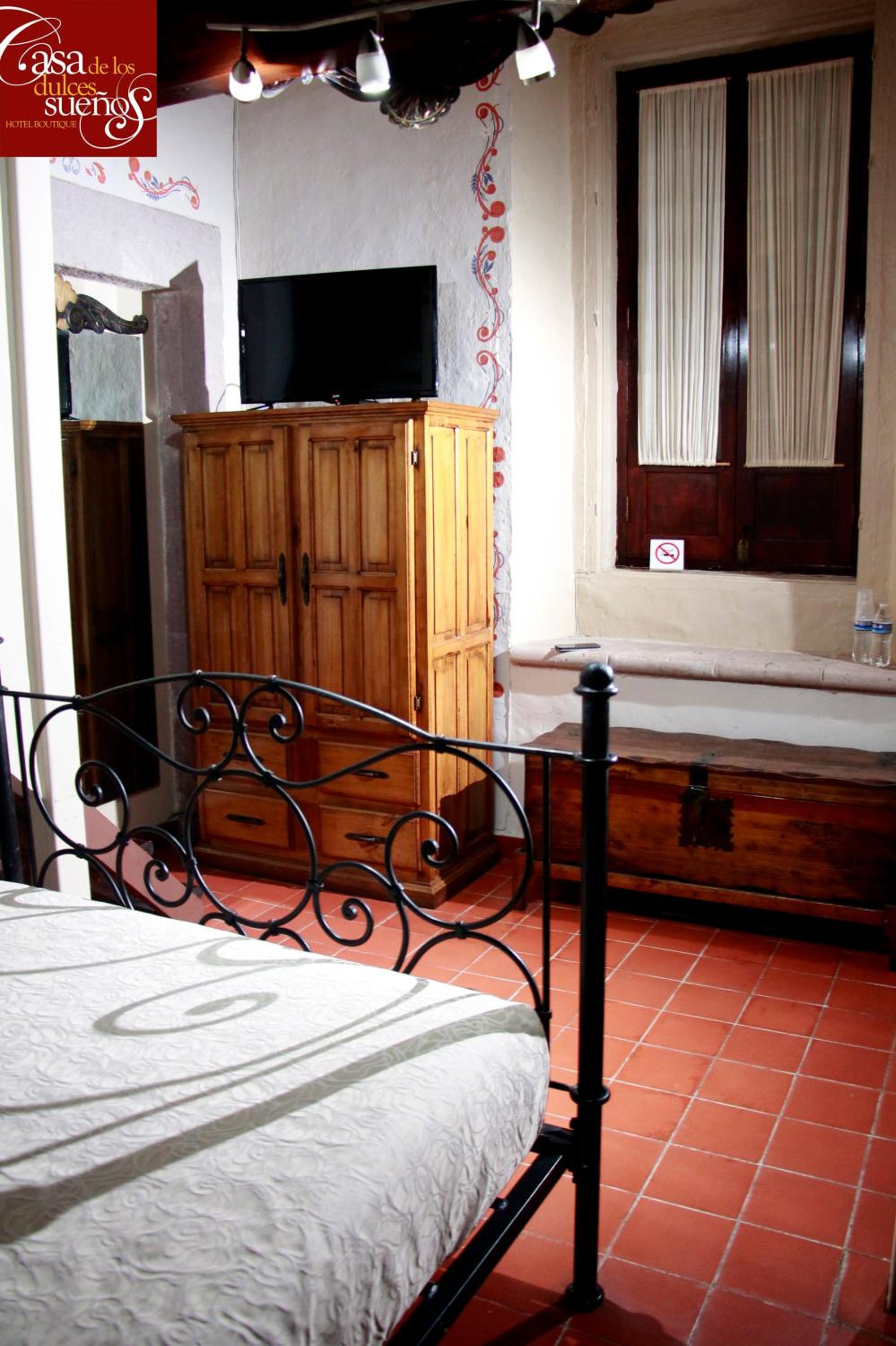 Twin Room - Photo 9