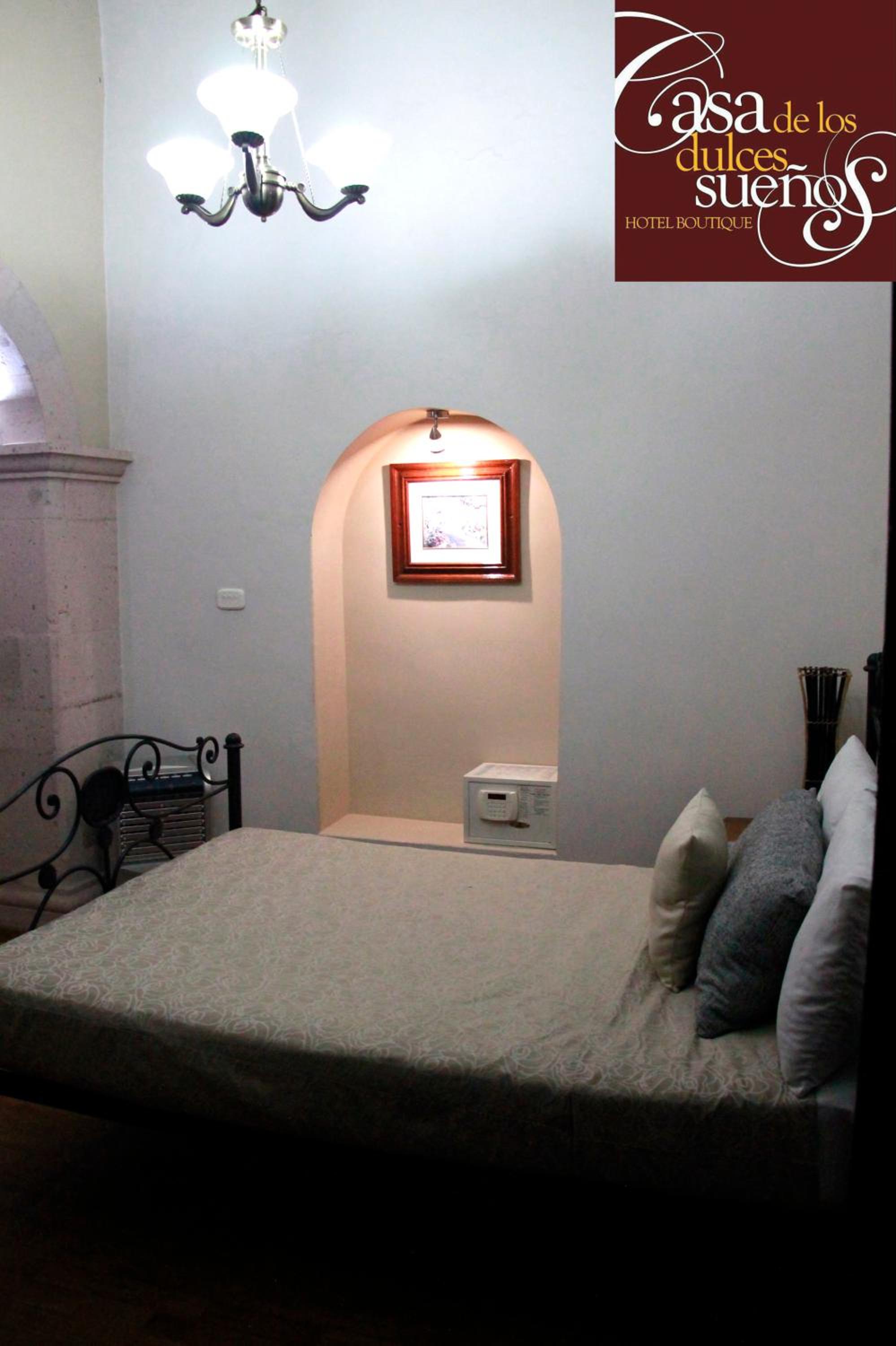 Double Room - Photo 15